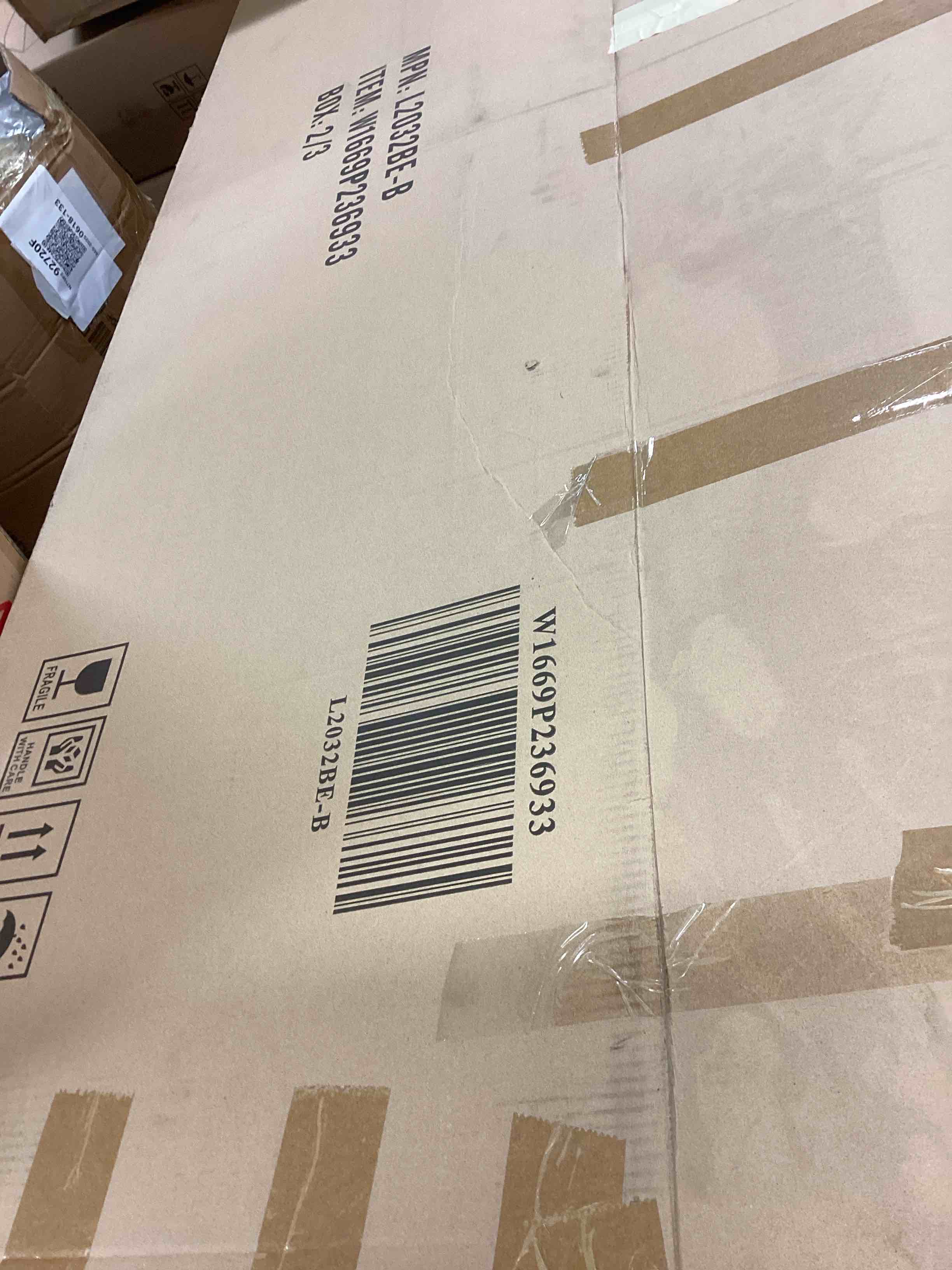 https://s3.amazonaws.com/lotting-images-prod/bidfta/PNK3373314_1760737293786.jpeg