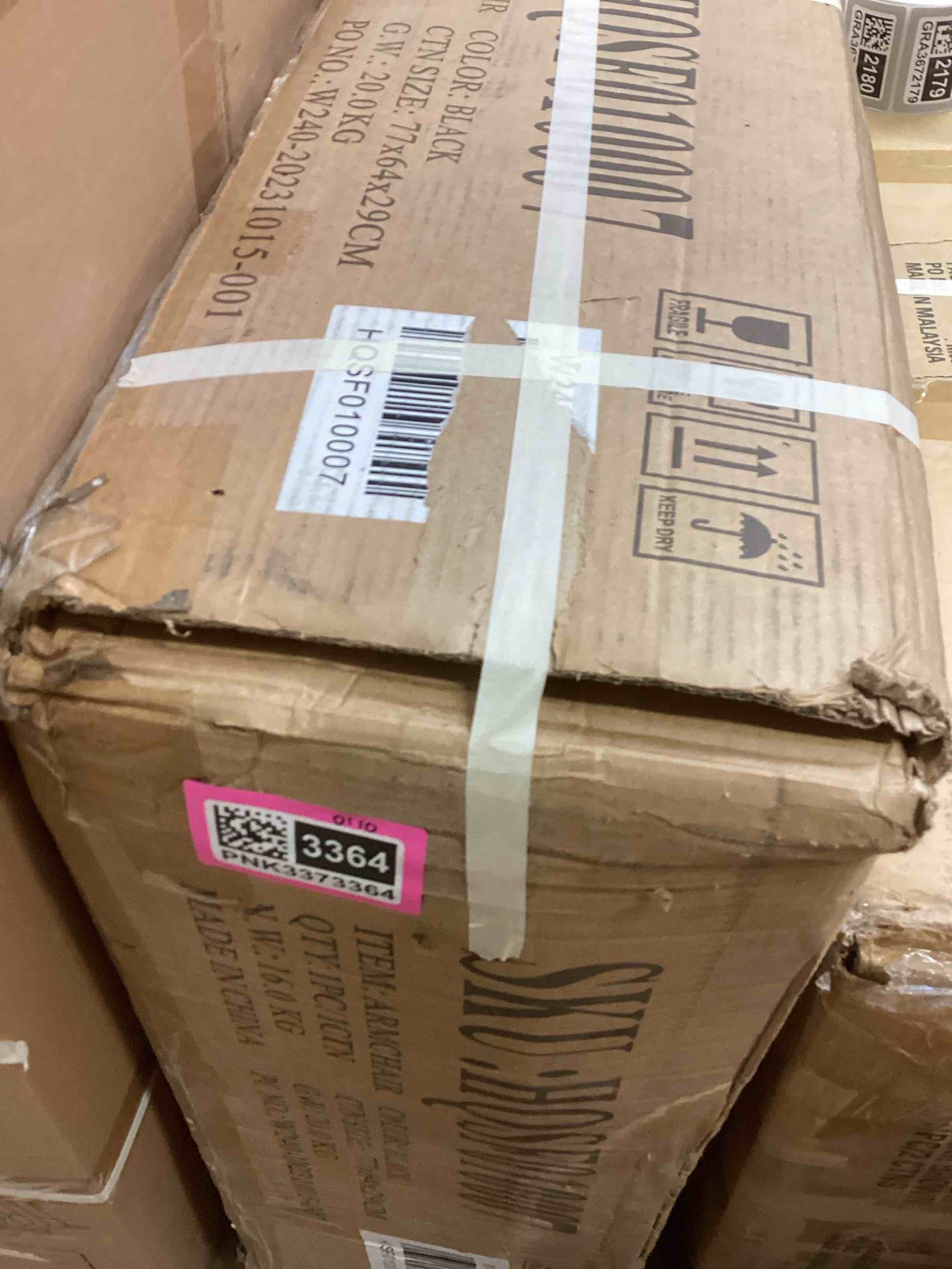 https://s3.amazonaws.com/lotting-images-prod/bidfta/PNK3373364_1760995417396.jpeg