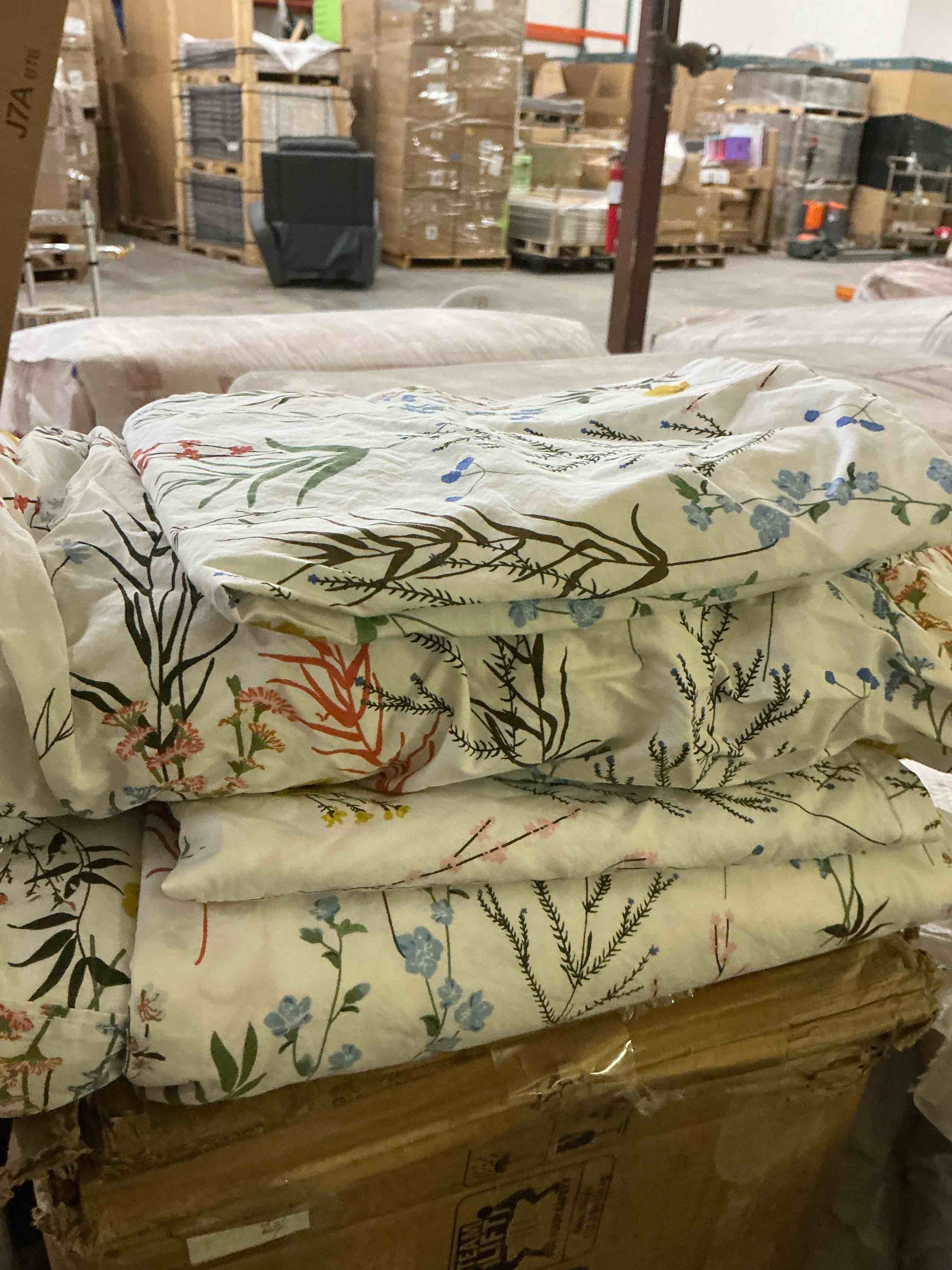 Assorted Bathroom set, Queen size camera set,