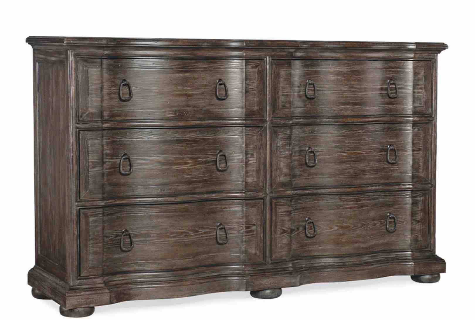 Traditions 6 drawer dresser(The color of the image)