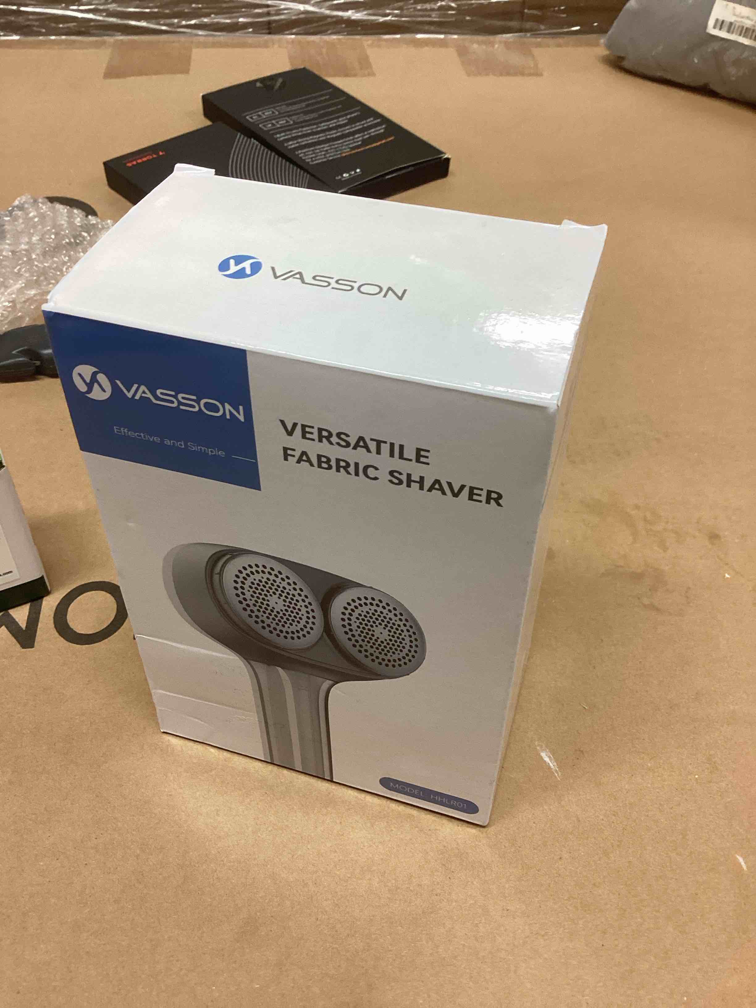 Condition photo showing Good Condition for VASSON Fabric Shaver, Electric Lint Remover, Rechargeable Lint Shaver, Sweater Shavers to Remove Pilling, Large Fuzz Remover for Clothes Couch Furniture (Greyish White)