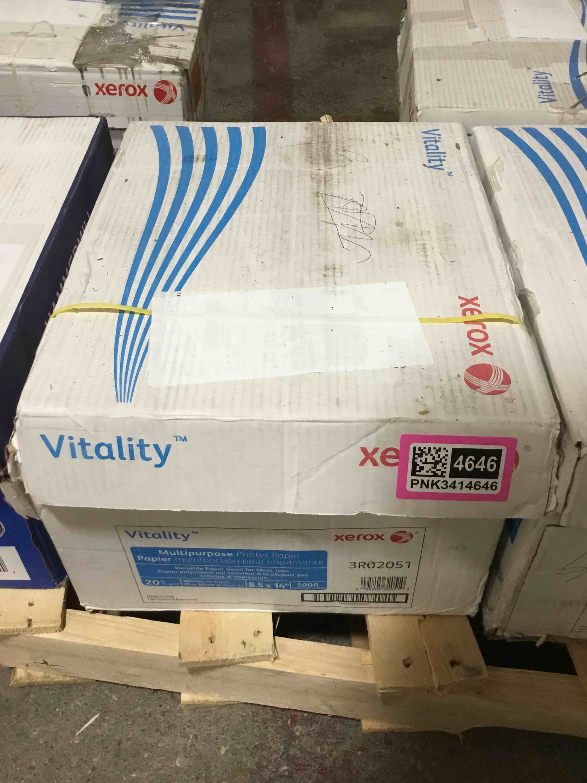 Case of 10 Xerox Vitality Multipurpose Printer Paper  8 1/2  x 14   White  500 Sheets Per Ream