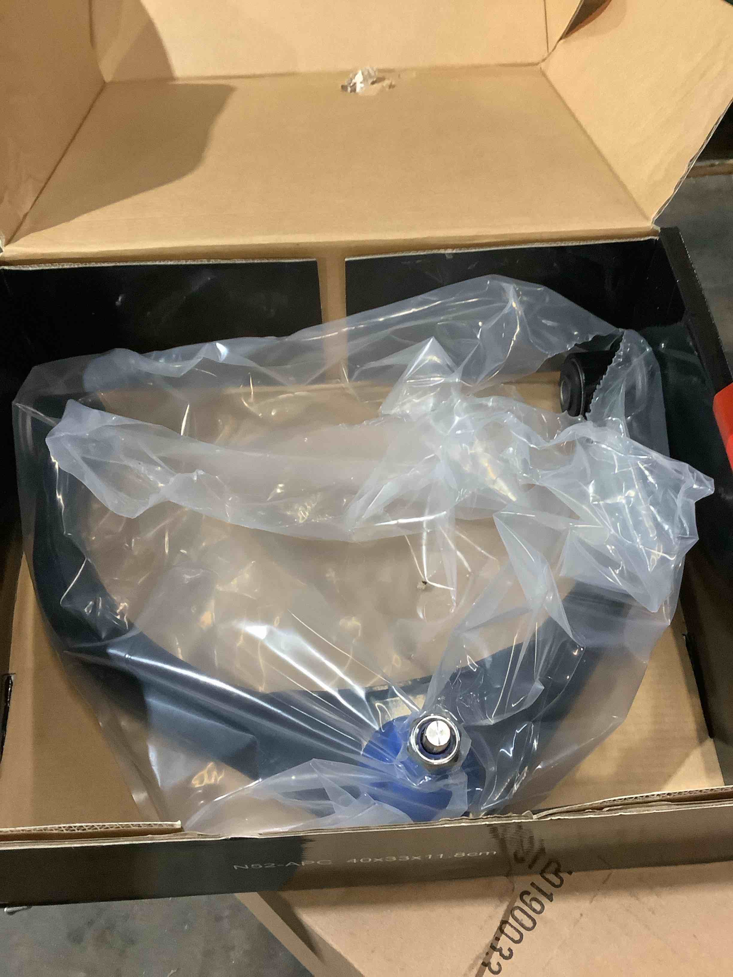 APREMIUM CHASSIS PARTS CONTROL ARM KIT CA43073-c, only one