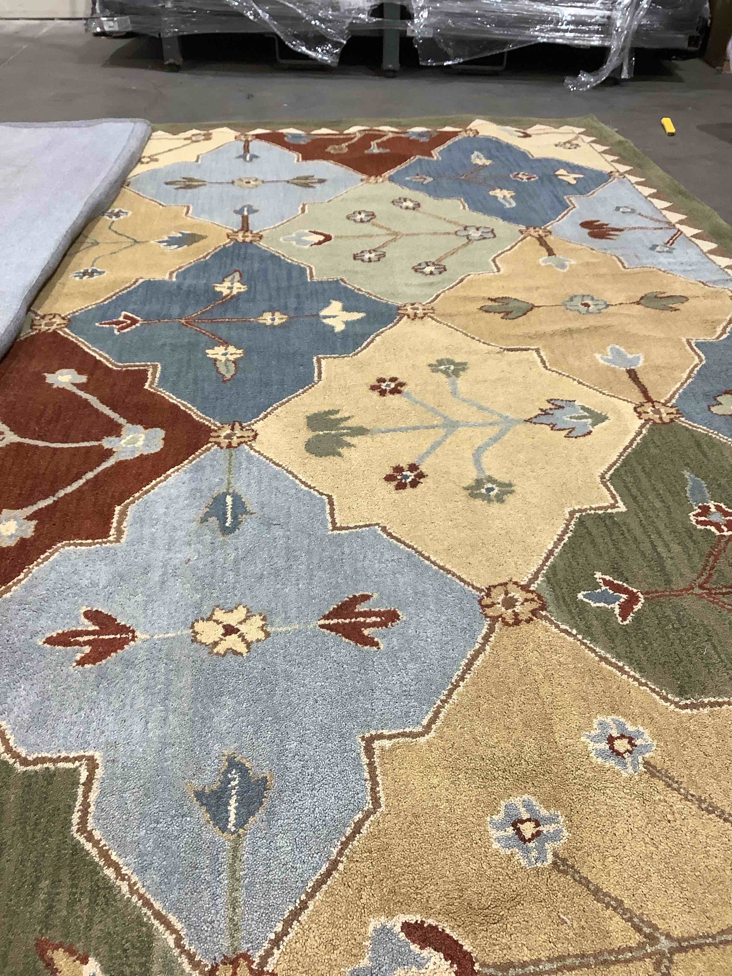 Rug Source traditional collection wall floral, indoor rug 10’ x 13’, hand turfed, multicolor oriental rug