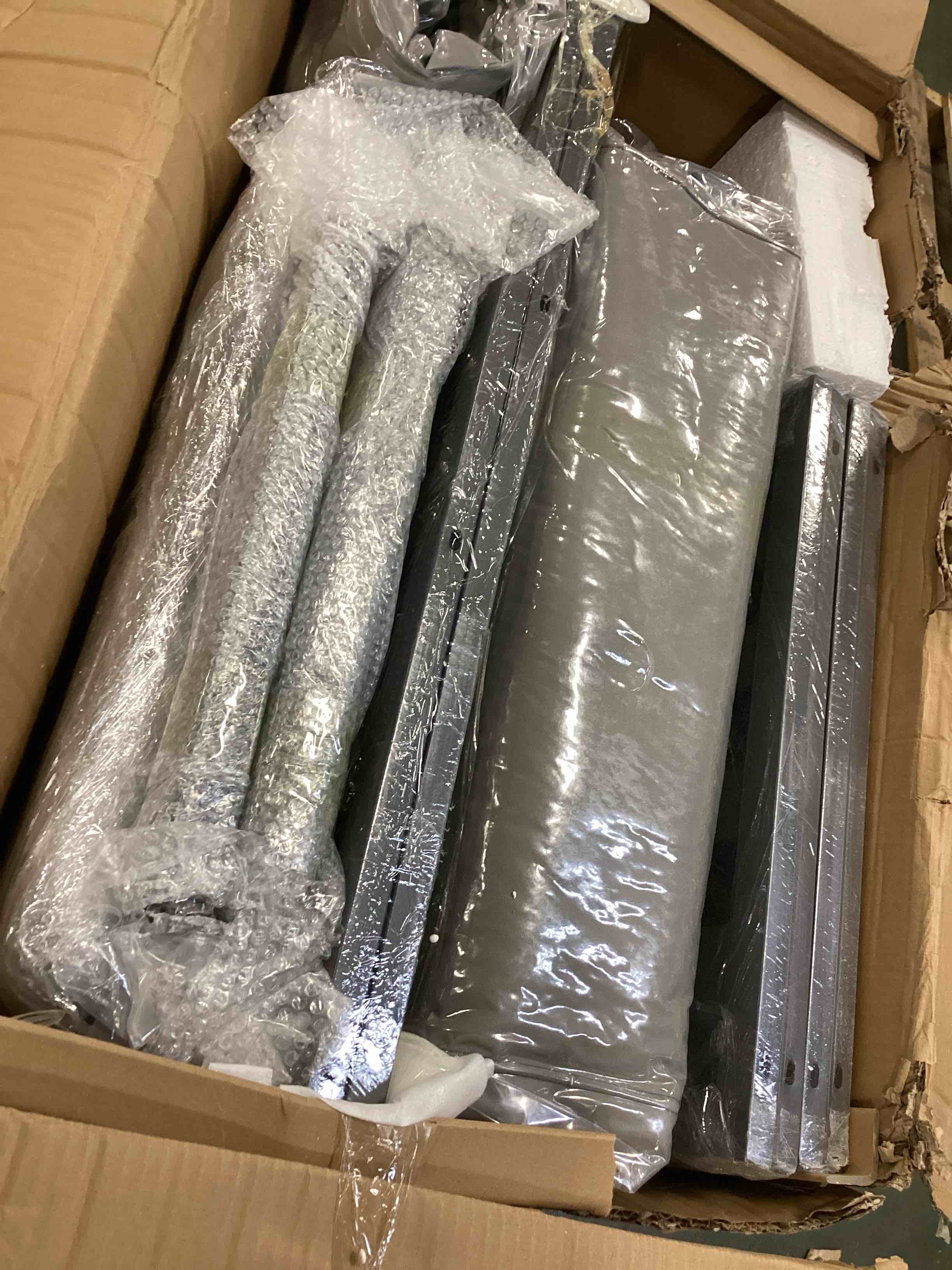 https://s3.amazonaws.com/lotting-images-prod/bidfta/PNK3425597_1748460759050.jpeg