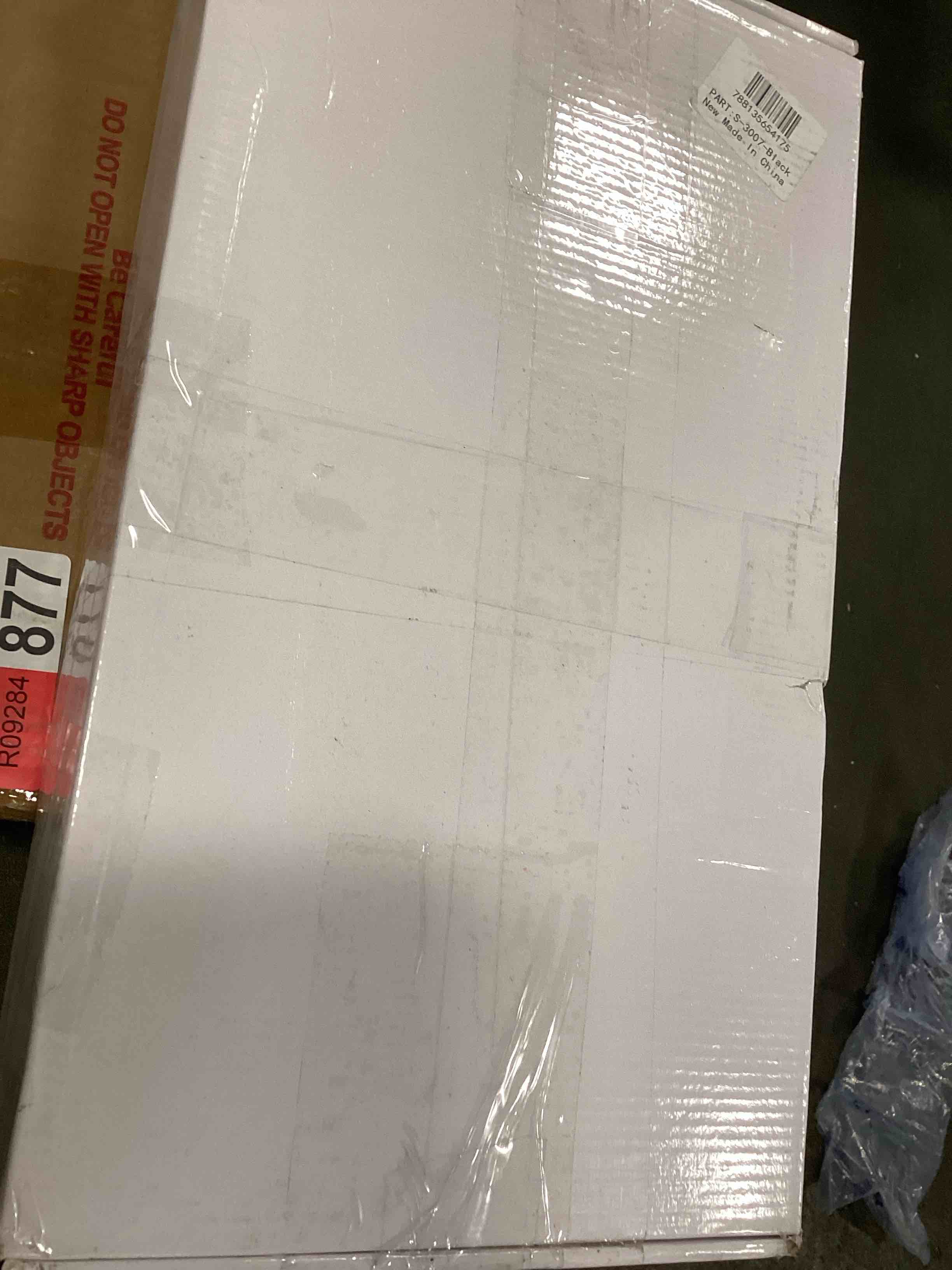 https://s3.amazonaws.com/lotting-images-prod/bidfta/PNK3426070_1748961848990.jpeg