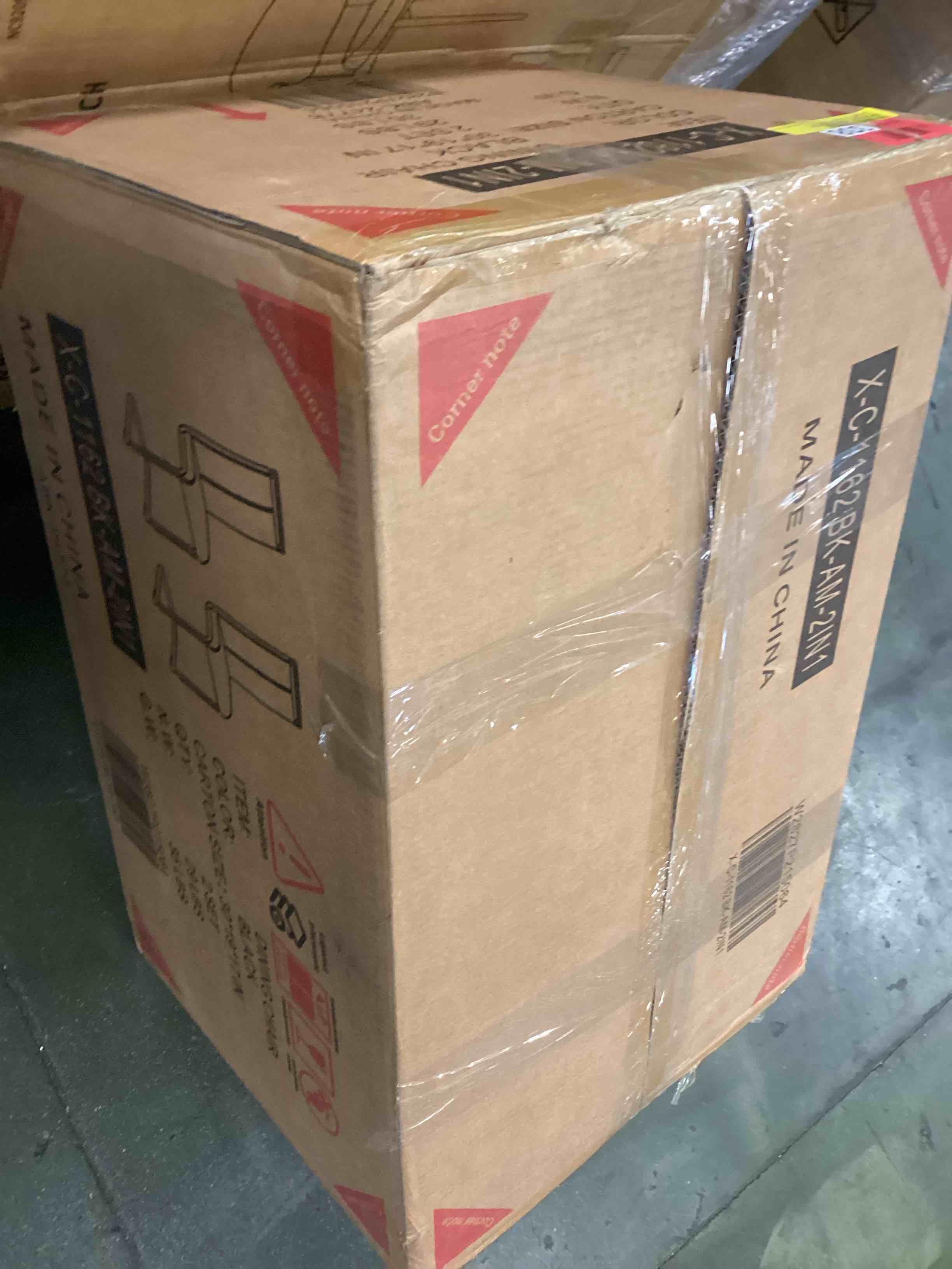 https://s3.amazonaws.com/lotting-images-prod/bidfta/PNK3426897_1749470596519.jpeg