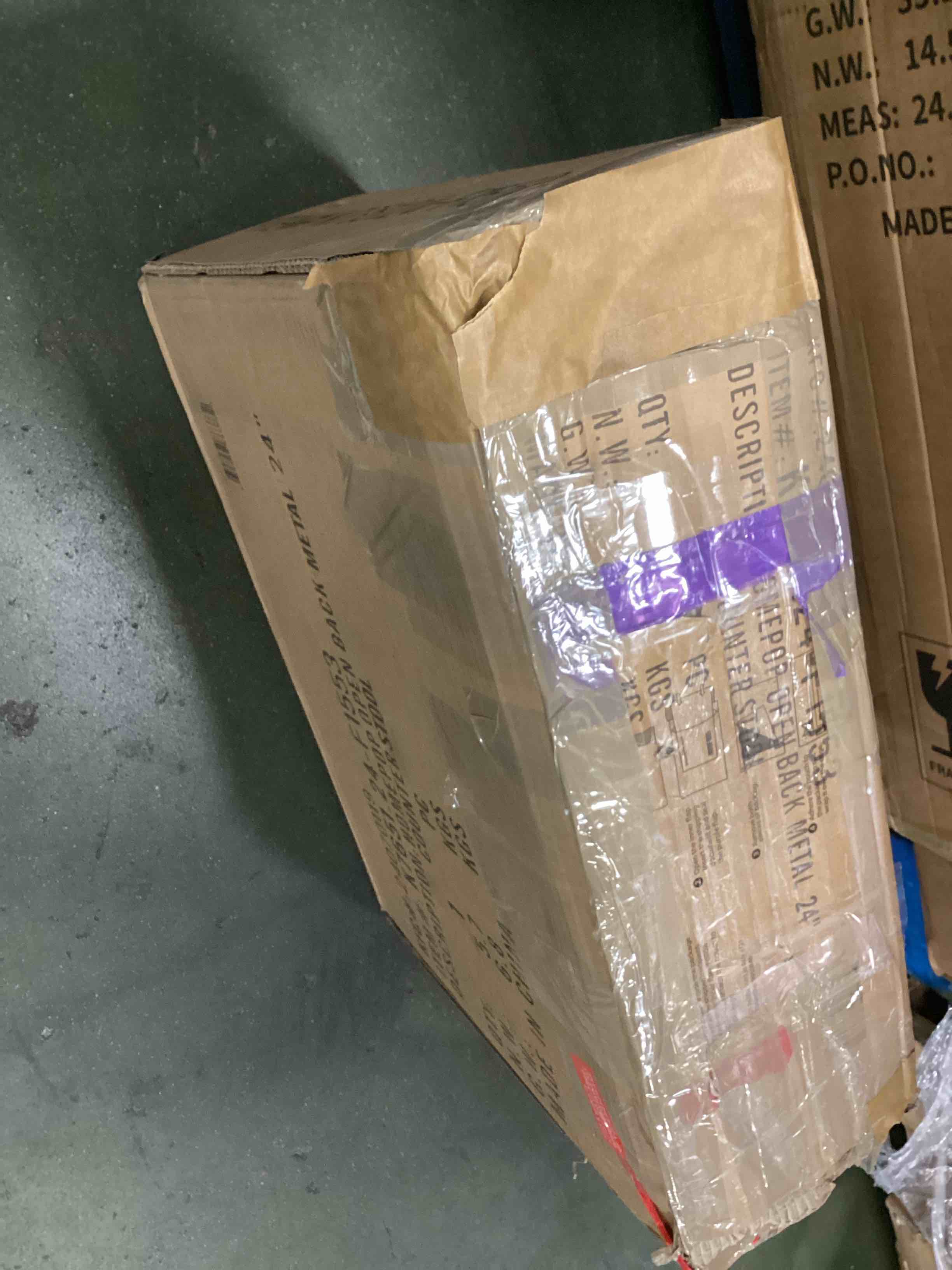 https://s3.amazonaws.com/lotting-images-prod/bidfta/PNK3426901_1749471599149.jpeg