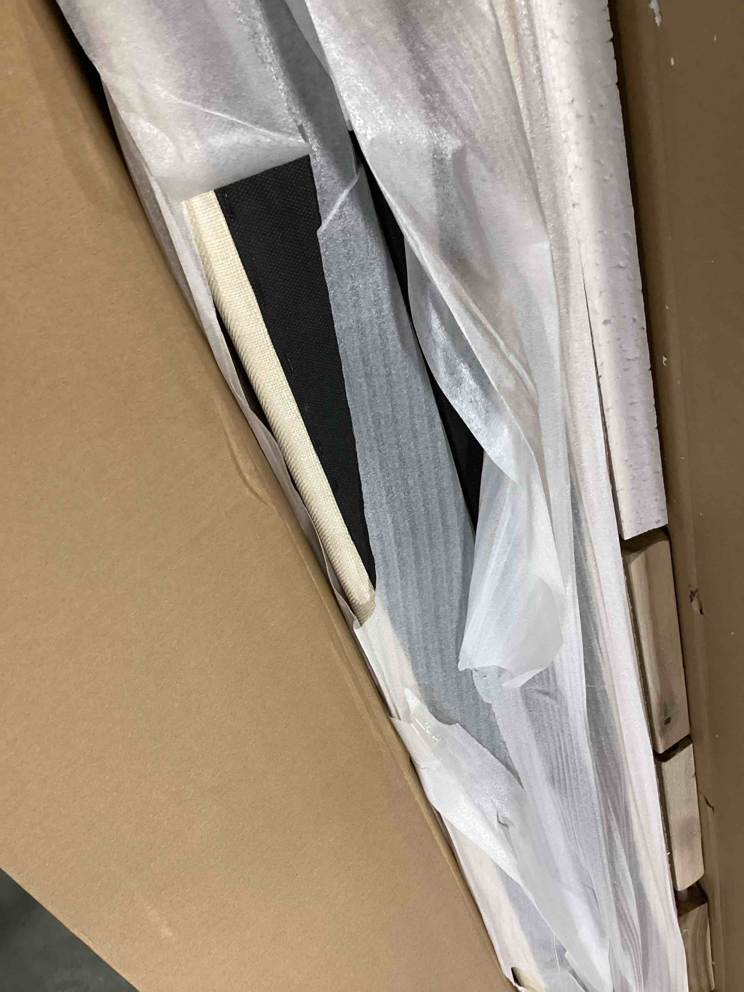 https://s3.amazonaws.com/lotting-images-prod/bidfta/PNK3426931_1749478897227.jpeg