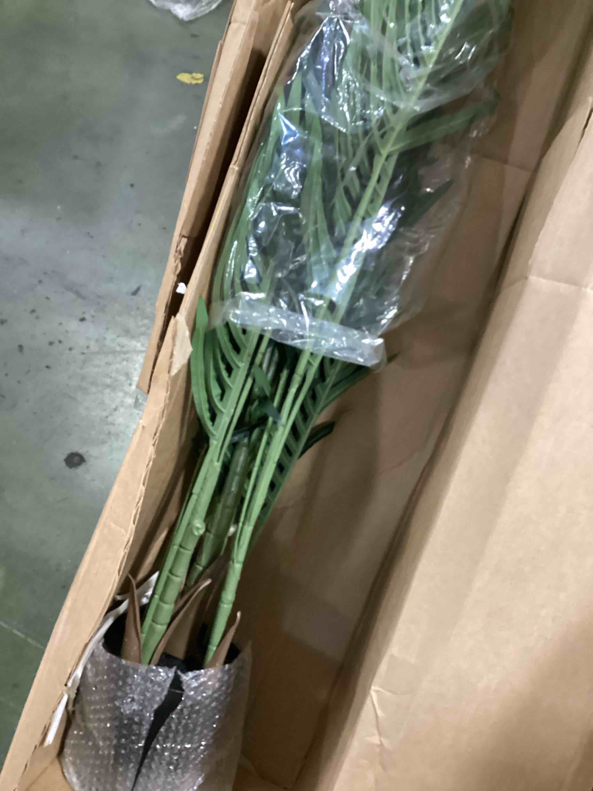 https://s3.amazonaws.com/lotting-images-prod/bidfta/PNK3426942_1749481907935.jpeg