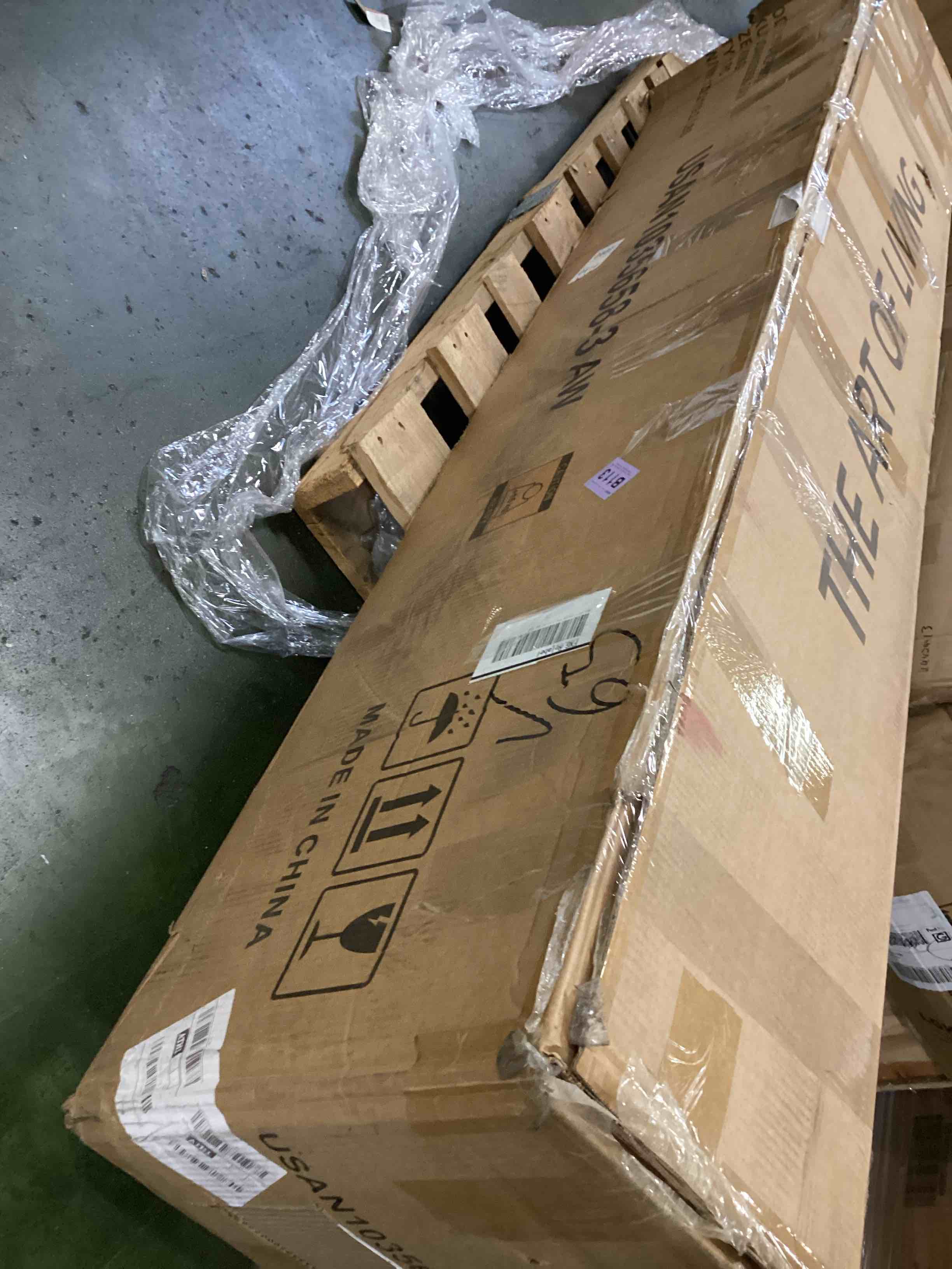 https://s3.amazonaws.com/lotting-images-prod/bidfta/PNK3426989_1749490787659.jpeg