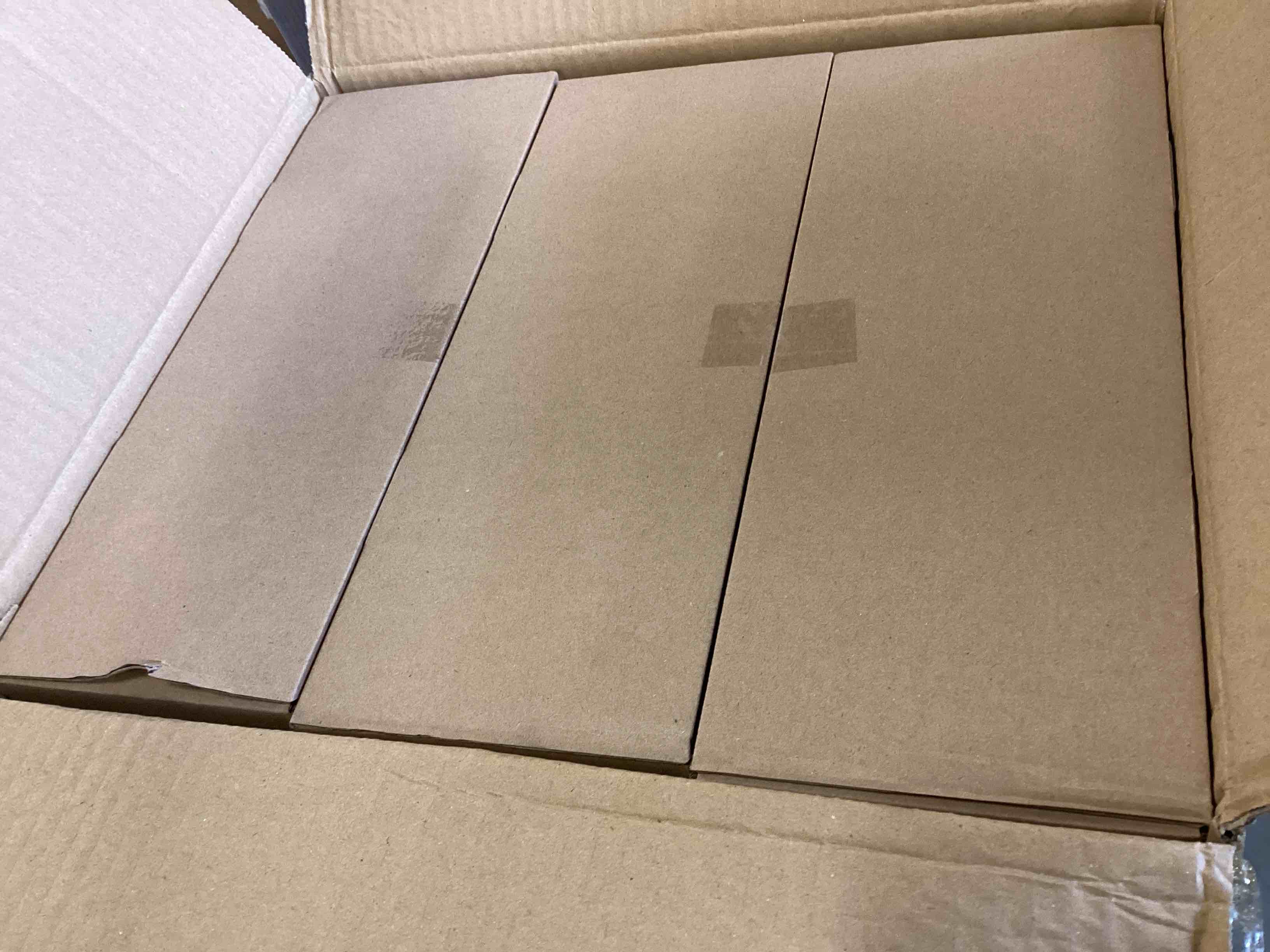 https://s3.amazonaws.com/lotting-images-prod/bidfta/PNK3427316_1749667608089.jpeg