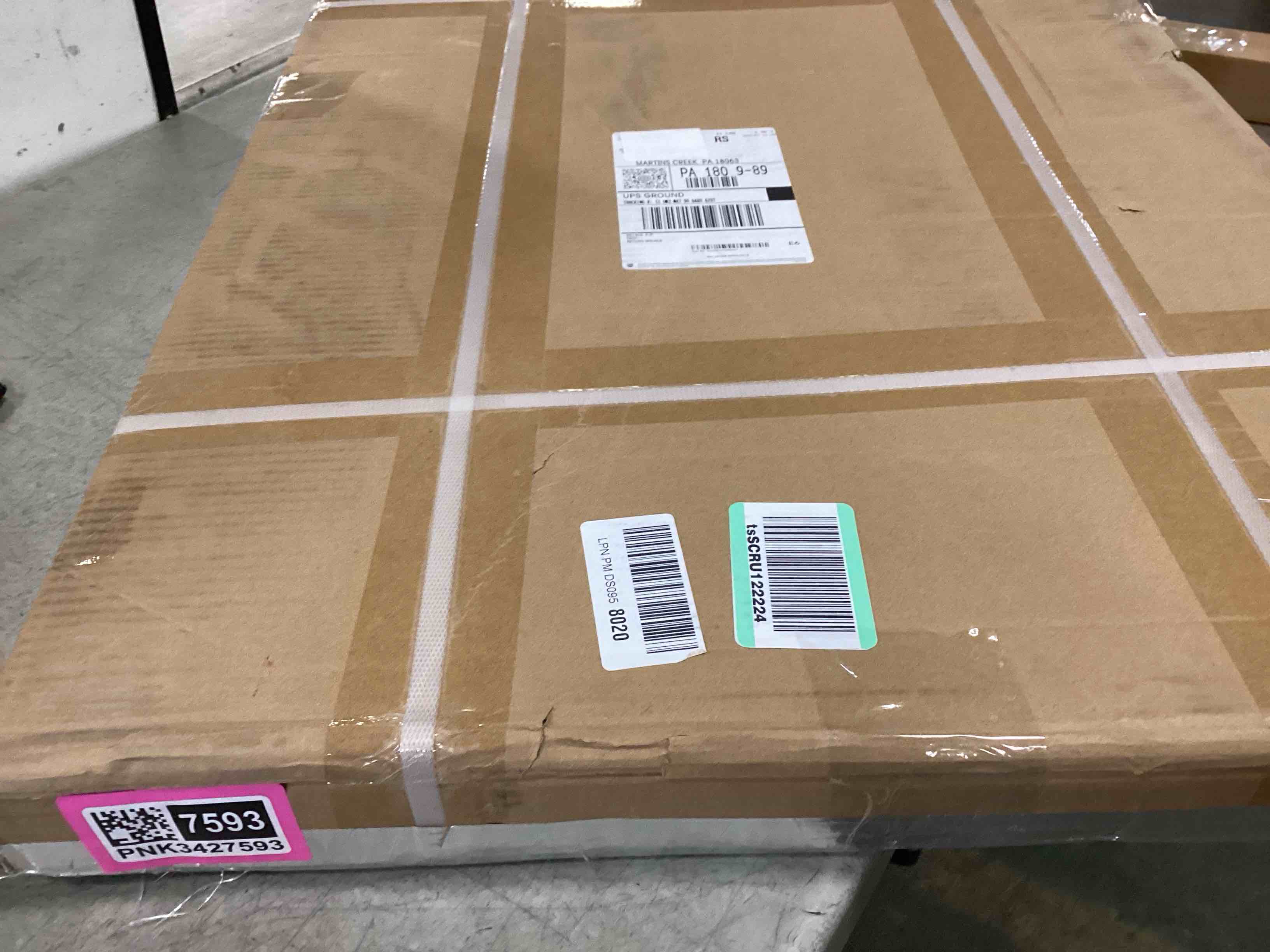 https://s3.amazonaws.com/lotting-images-prod/bidfta/PNK3427593_1749826838256.jpeg