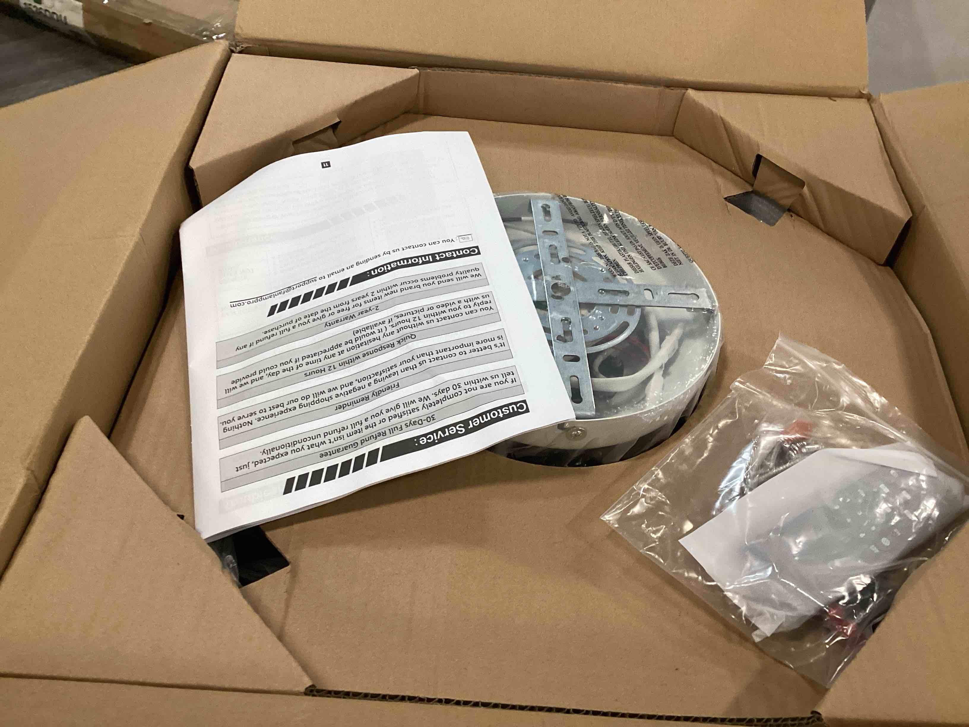 https://s3.amazonaws.com/lotting-images-prod/bidfta/PNK3429565_1750942360042.jpeg