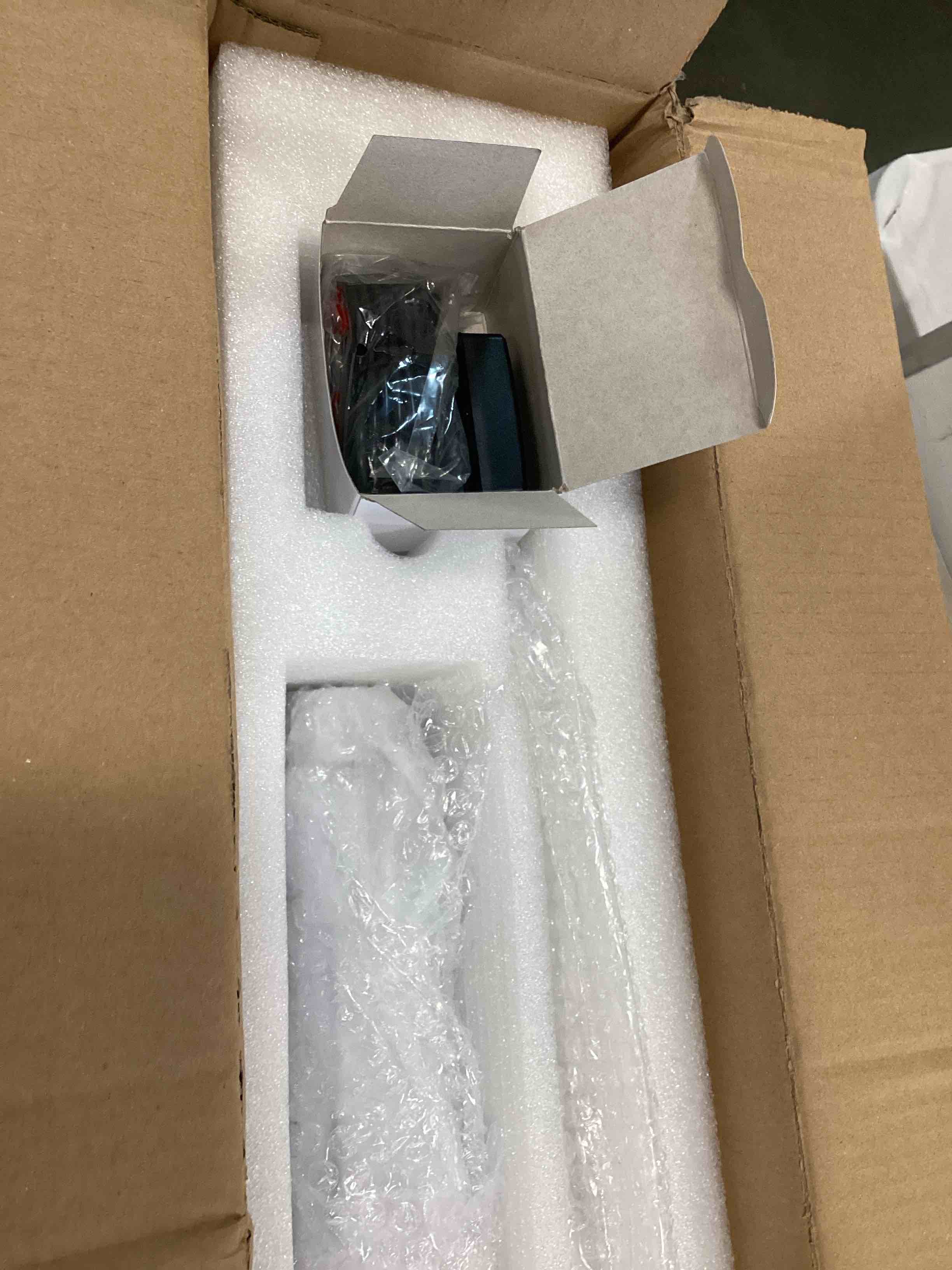 https://s3.amazonaws.com/lotting-images-prod/bidfta/PNK3429571_1750943020001.jpeg