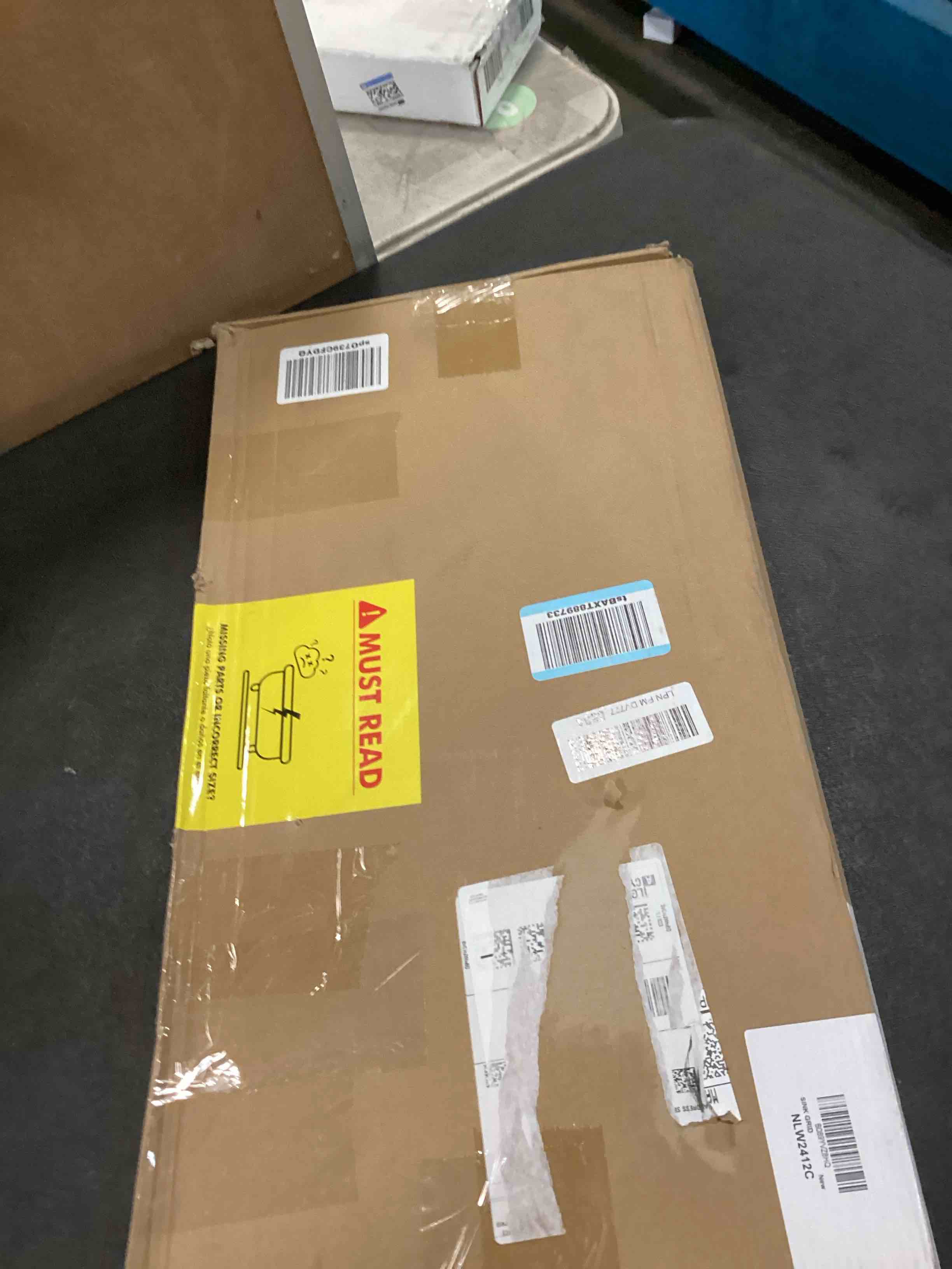 https://s3.amazonaws.com/lotting-images-prod/bidfta/PNK3430448_1746631254361.jpeg