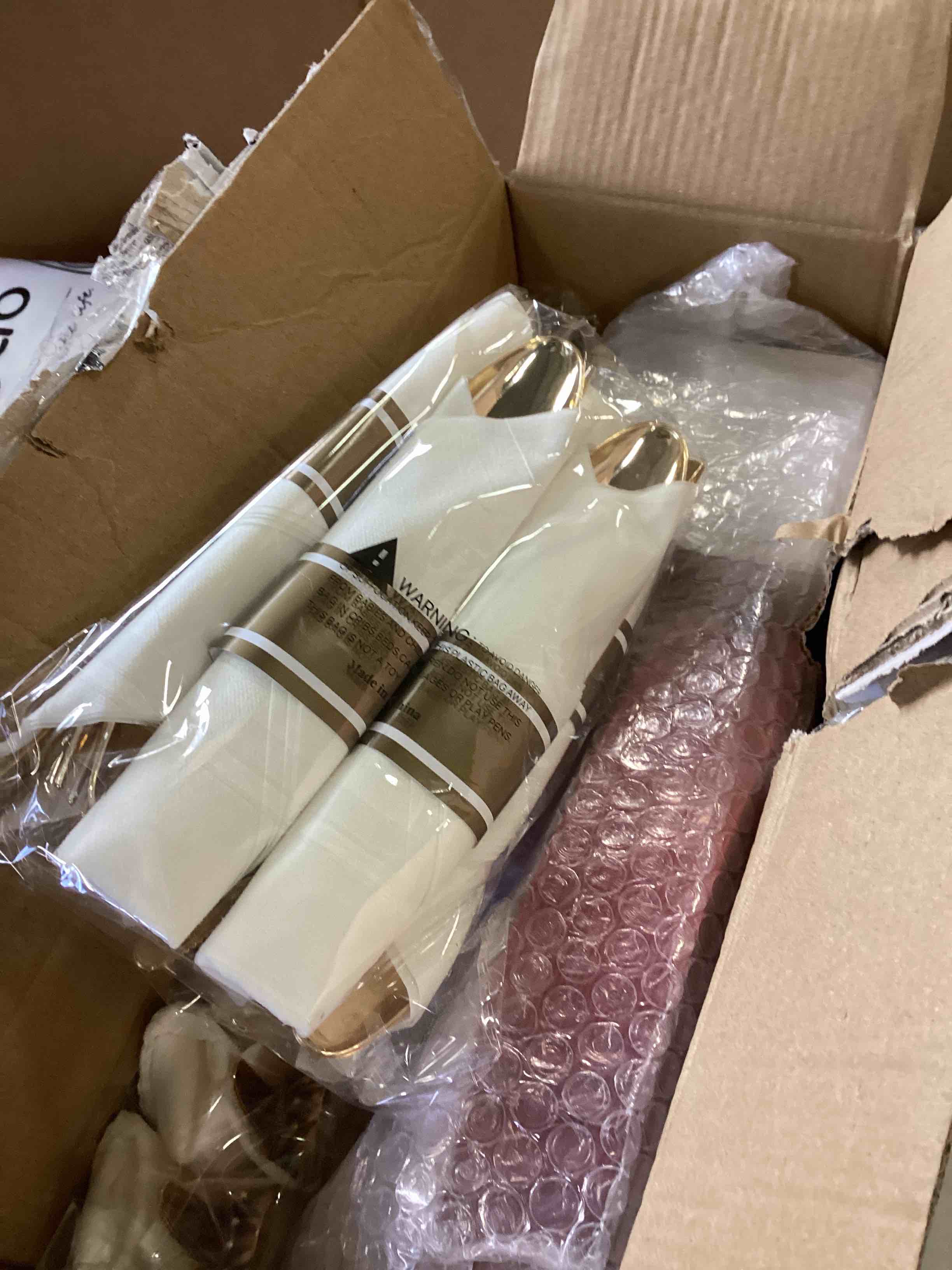 https://s3.amazonaws.com/lotting-images-prod/bidfta/PNK3430612_1747054713751.jpeg