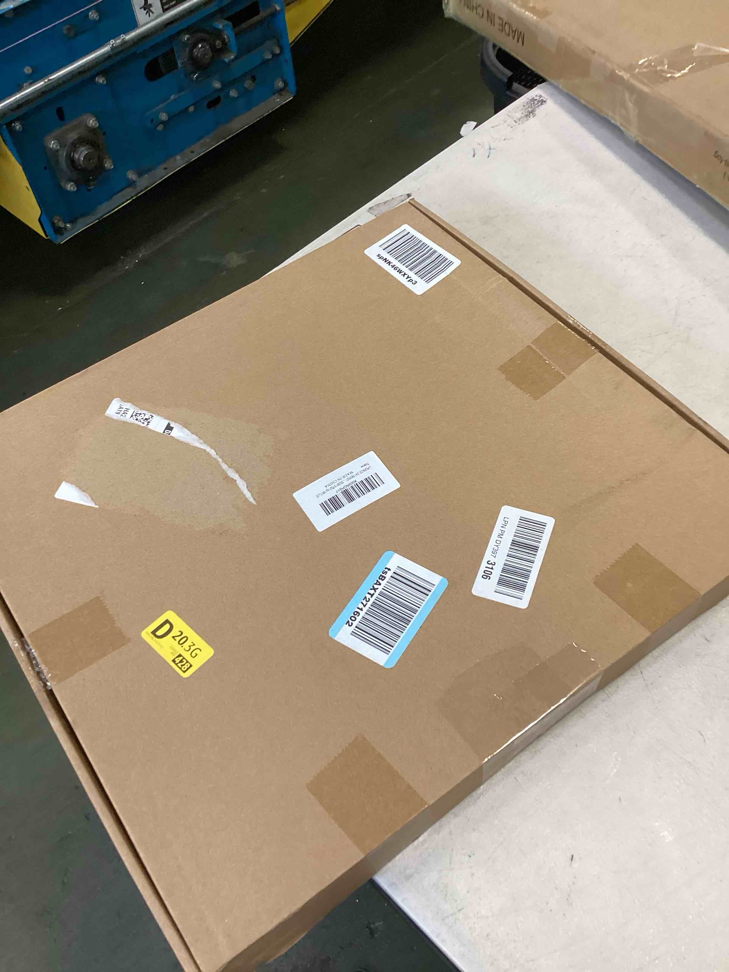 https://s3.amazonaws.com/lotting-images-prod/bidfta/PNK3431223_1747398951887.jpeg