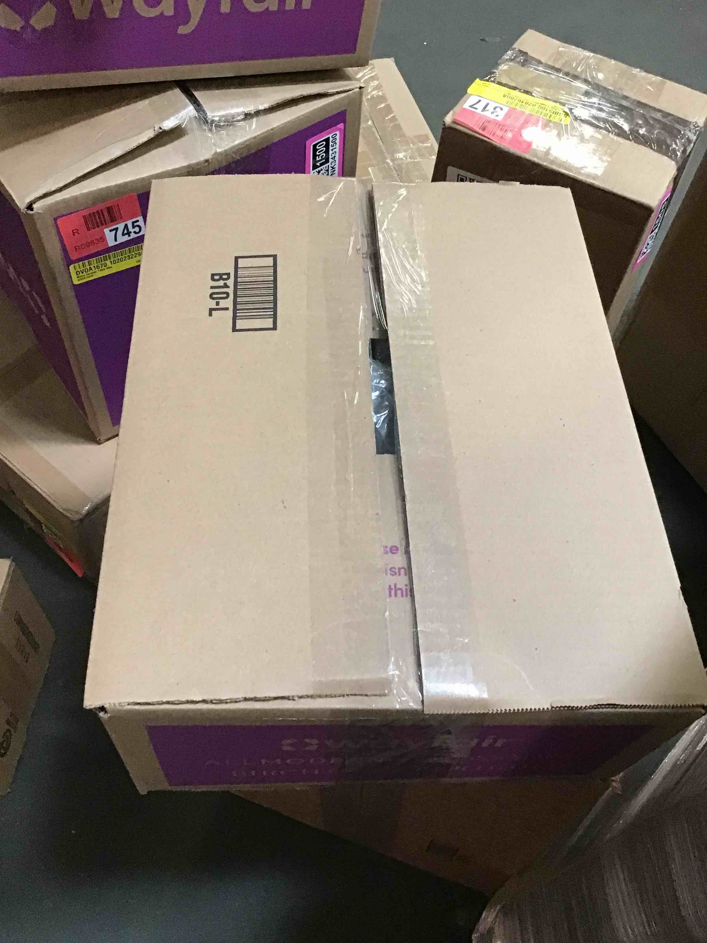 https://s3.amazonaws.com/lotting-images-prod/bidfta/PNK3431506_1748006450583.jpeg