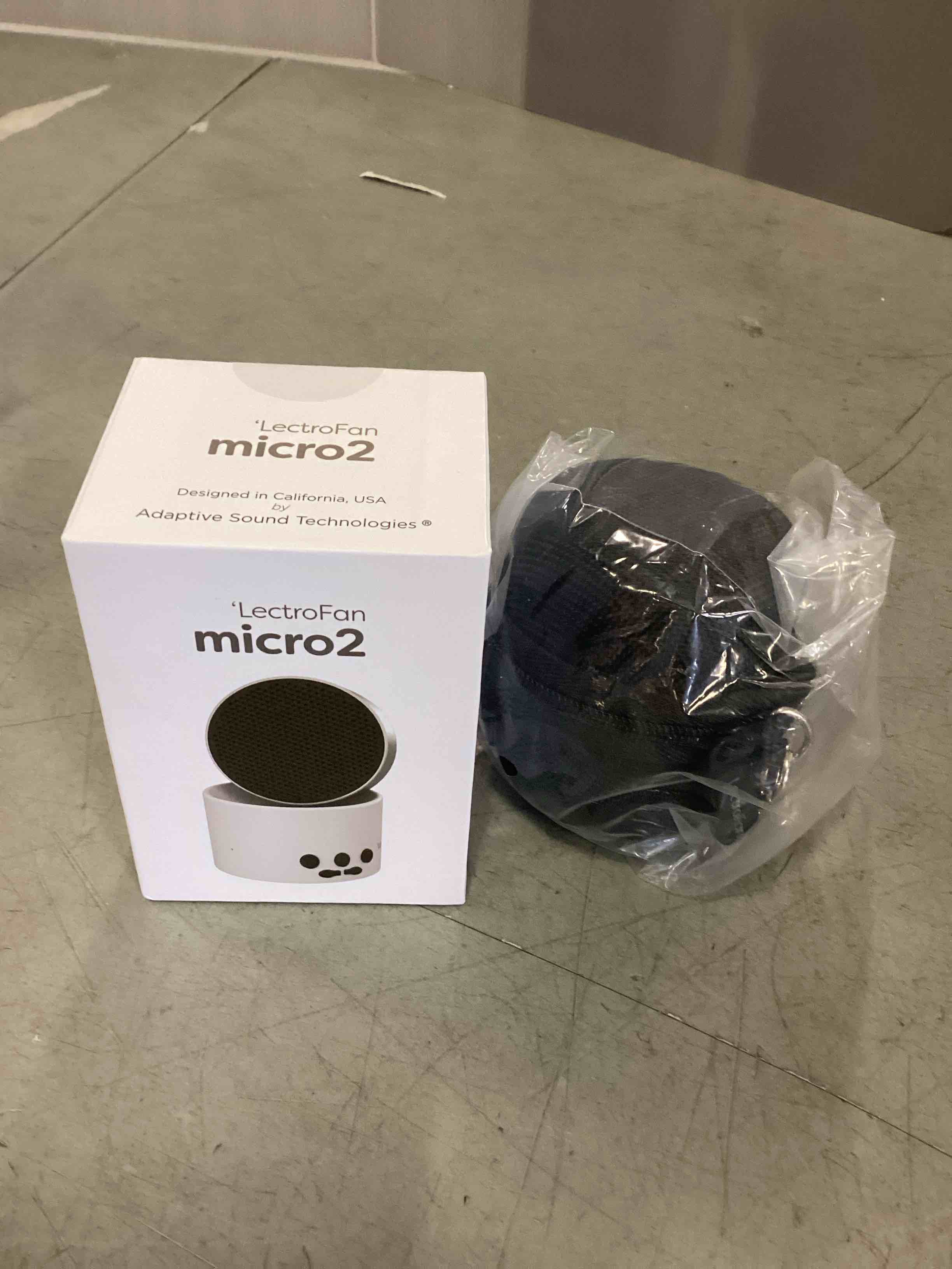 https://s3.amazonaws.com/lotting-images-prod/bidfta/PNK3433053_1746035228420.jpeg