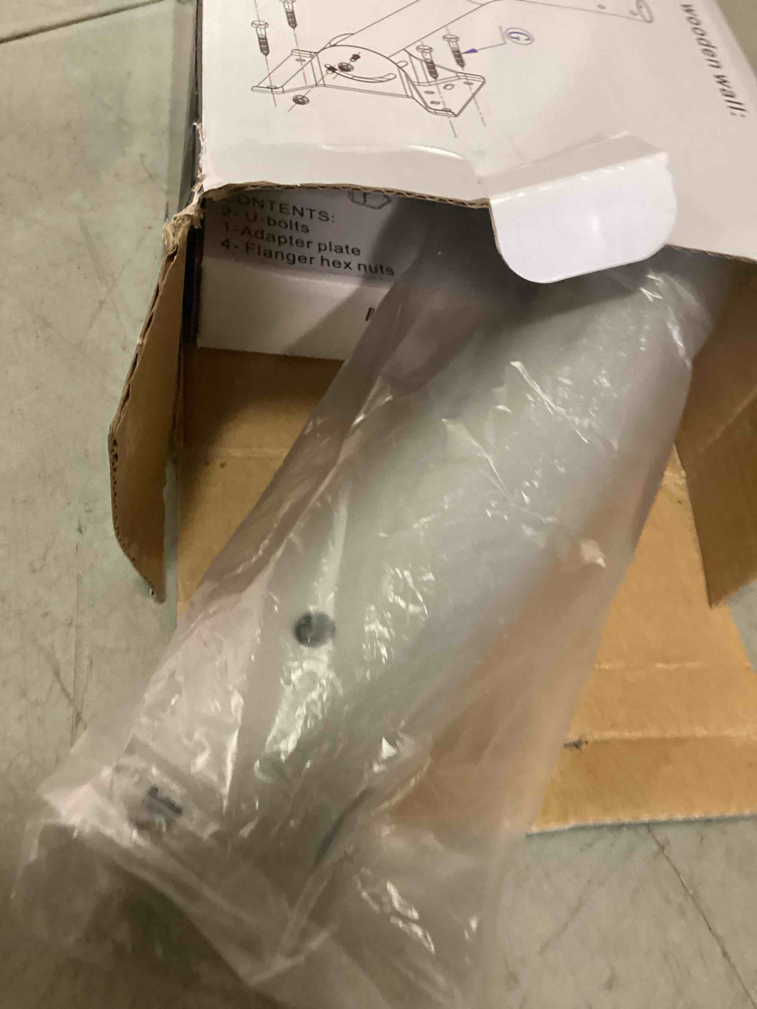 https://s3.amazonaws.com/lotting-images-prod/bidfta/PNK3433147_1746113981410.jpeg