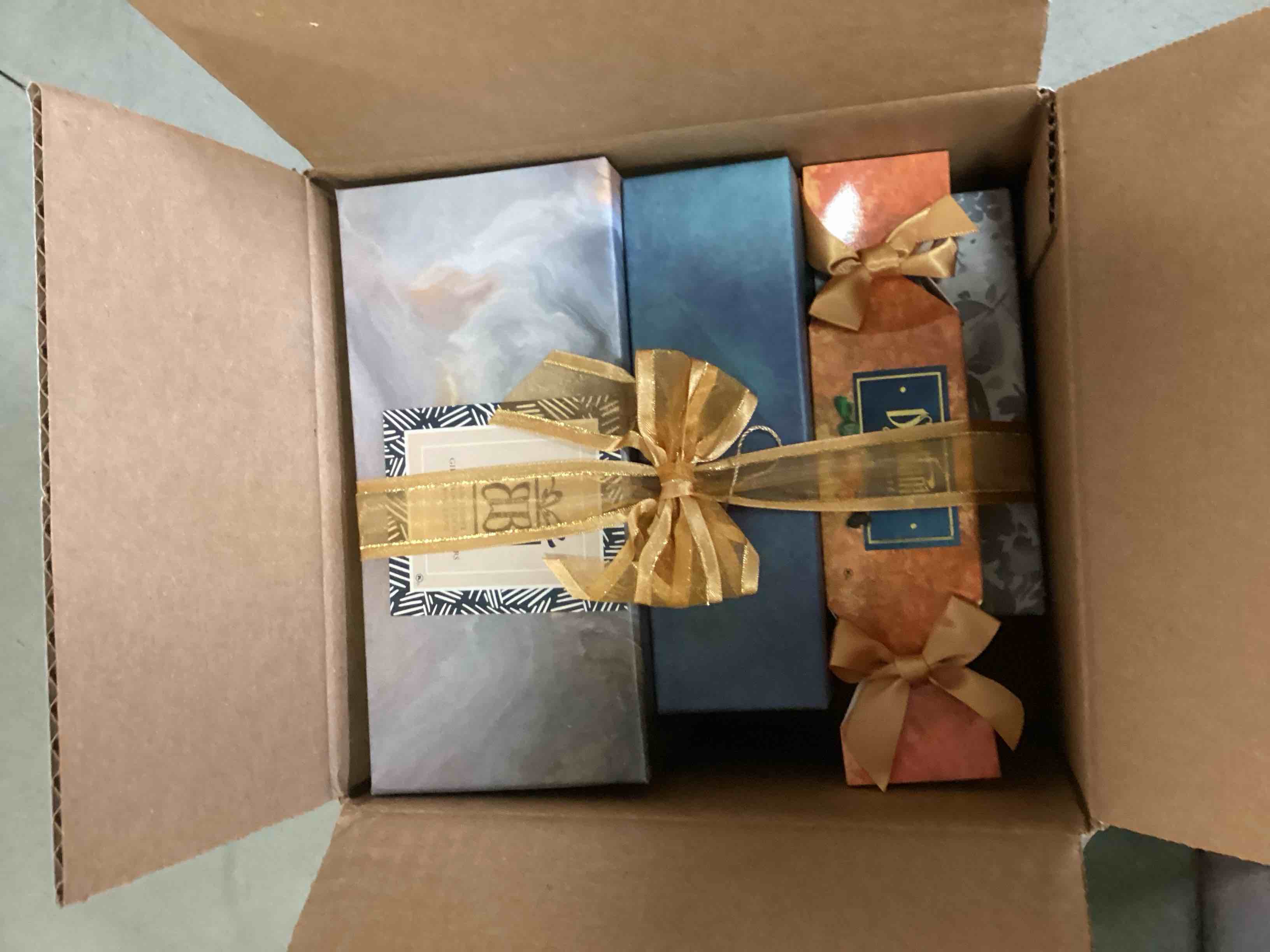 https://s3.amazonaws.com/lotting-images-prod/bidfta/PNK3433328_1746199762643.jpeg