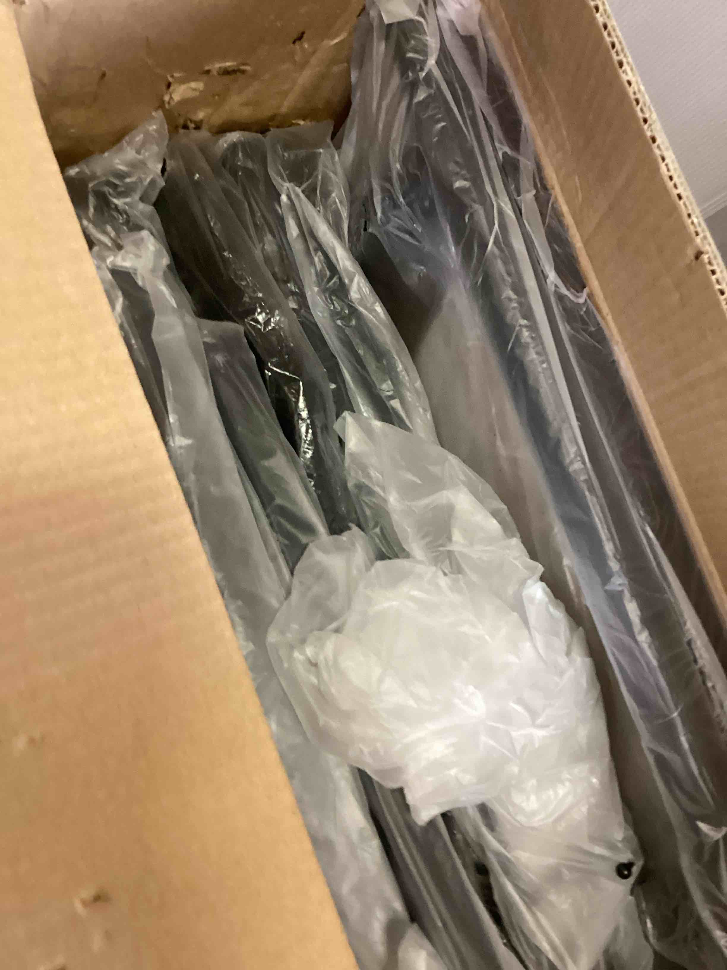 https://s3.amazonaws.com/lotting-images-prod/bidfta/PNK3433732_1746630453004.jpeg