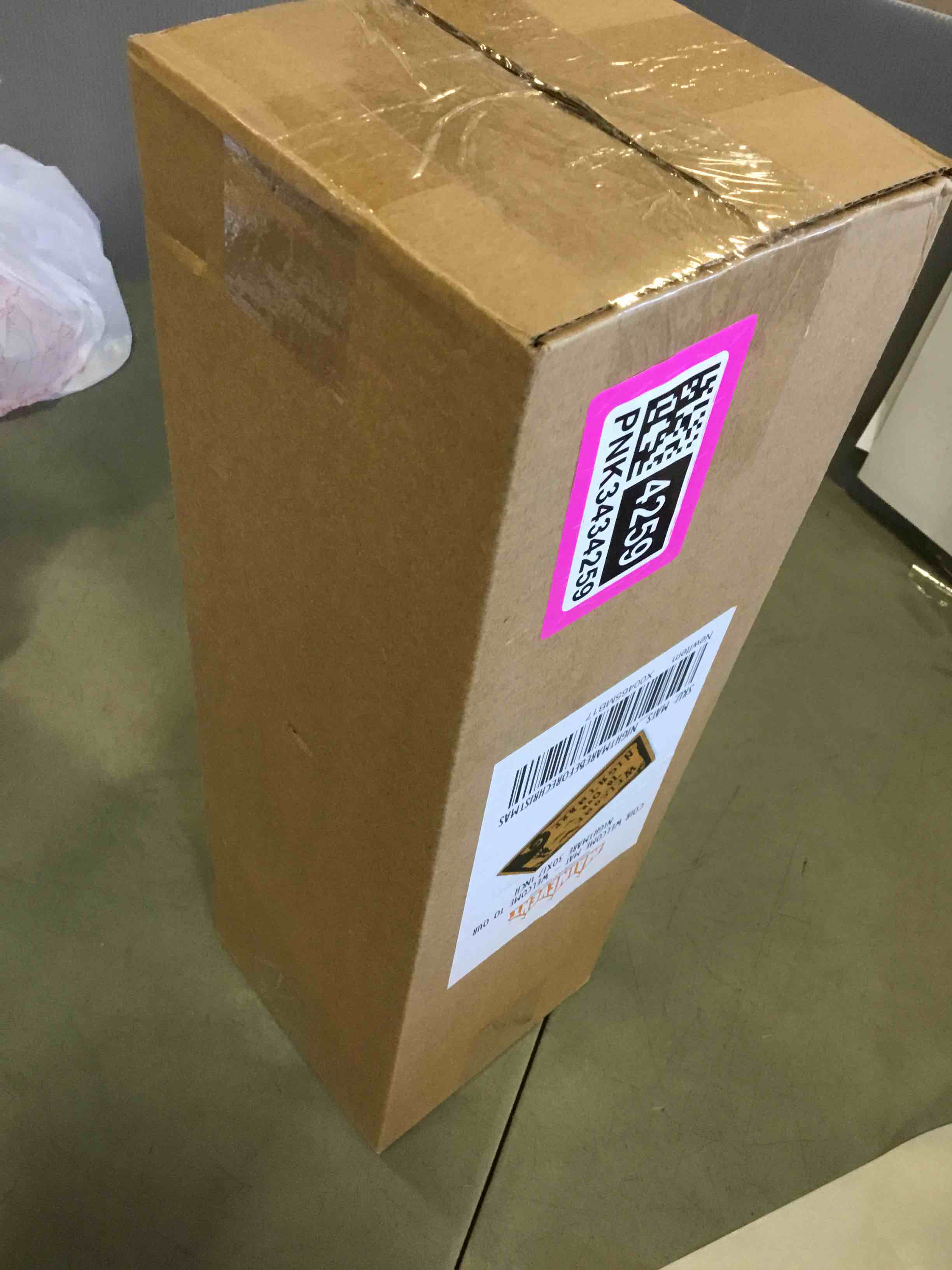 https://s3.amazonaws.com/lotting-images-prod/bidfta/PNK3434259_1746793932424.jpeg