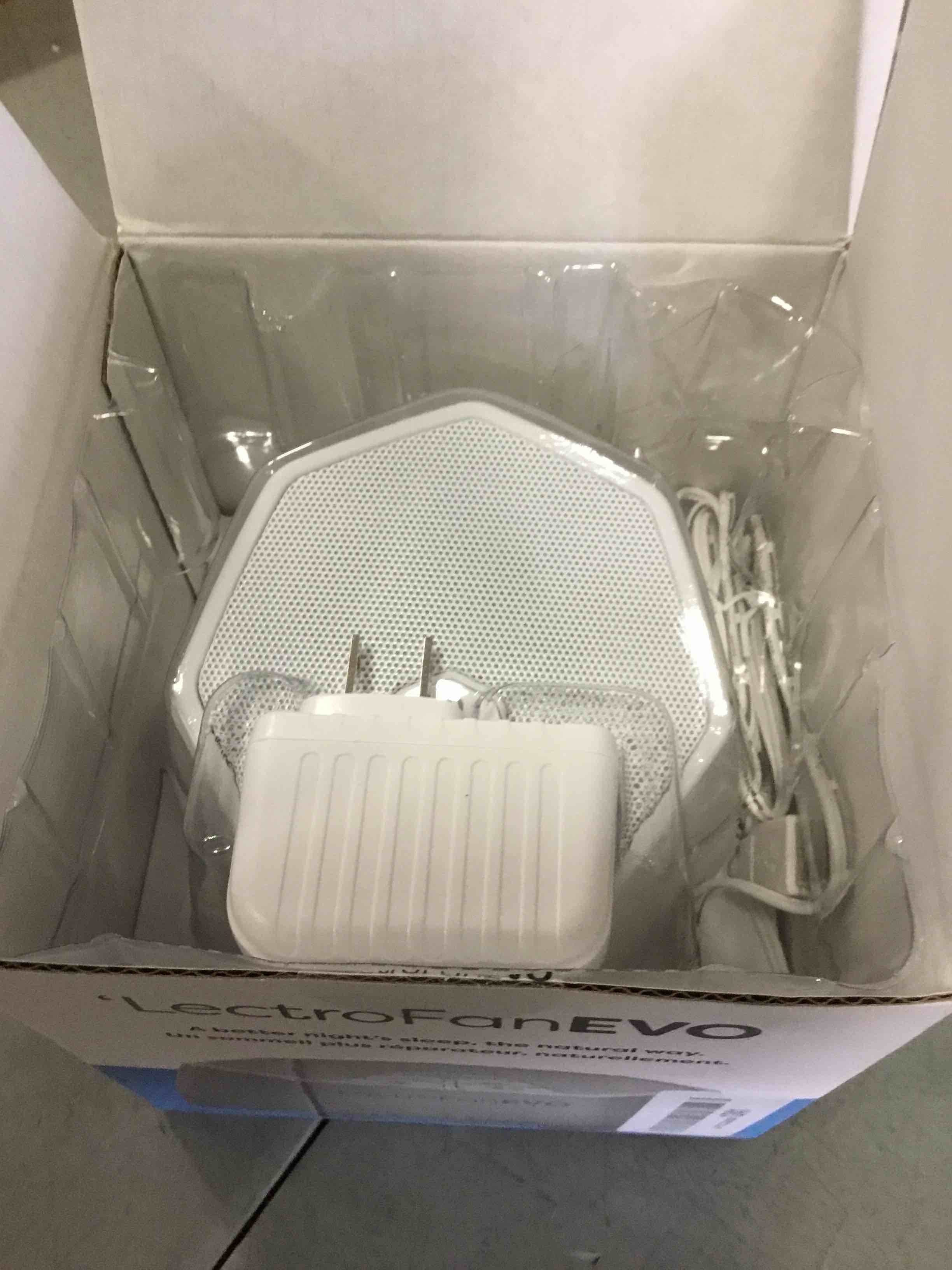 https://s3.amazonaws.com/lotting-images-prod/bidfta/PNK3434443_1747063831466.jpeg