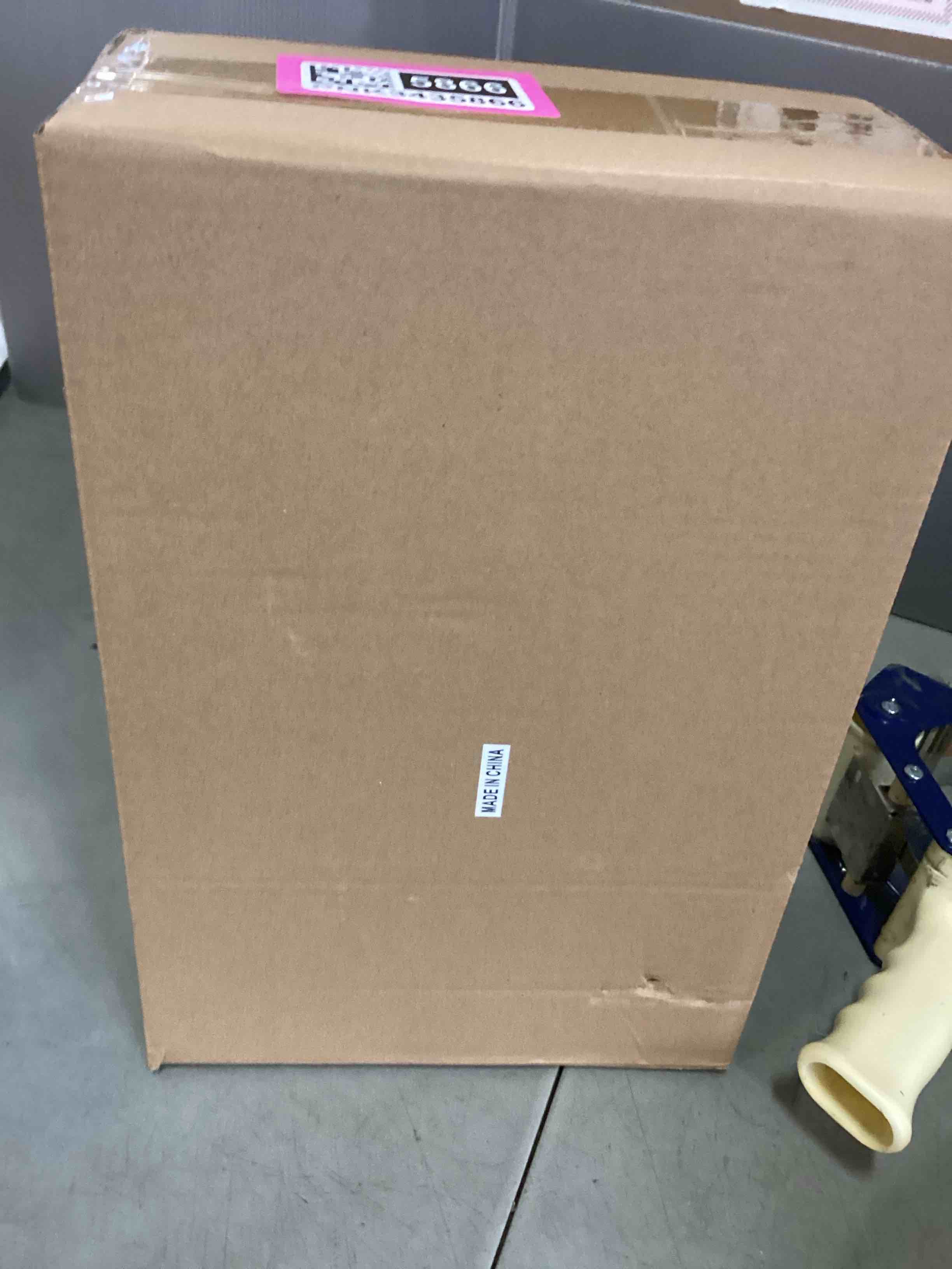 https://s3.amazonaws.com/lotting-images-prod/bidfta/PNK3435866_1748366243430.jpeg