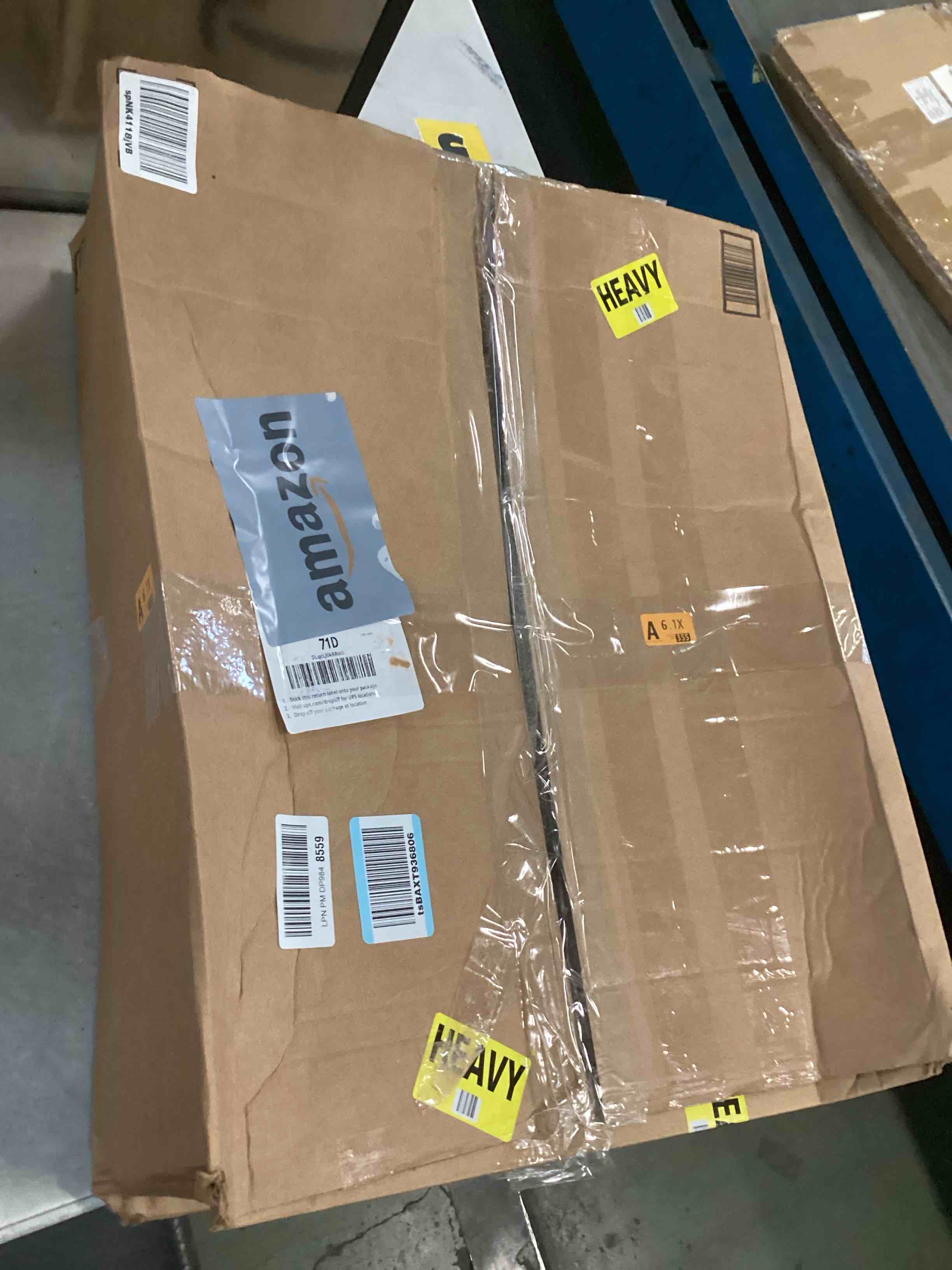 https://s3.amazonaws.com/lotting-images-prod/bidfta/PNK3448146_1745842679260.jpeg