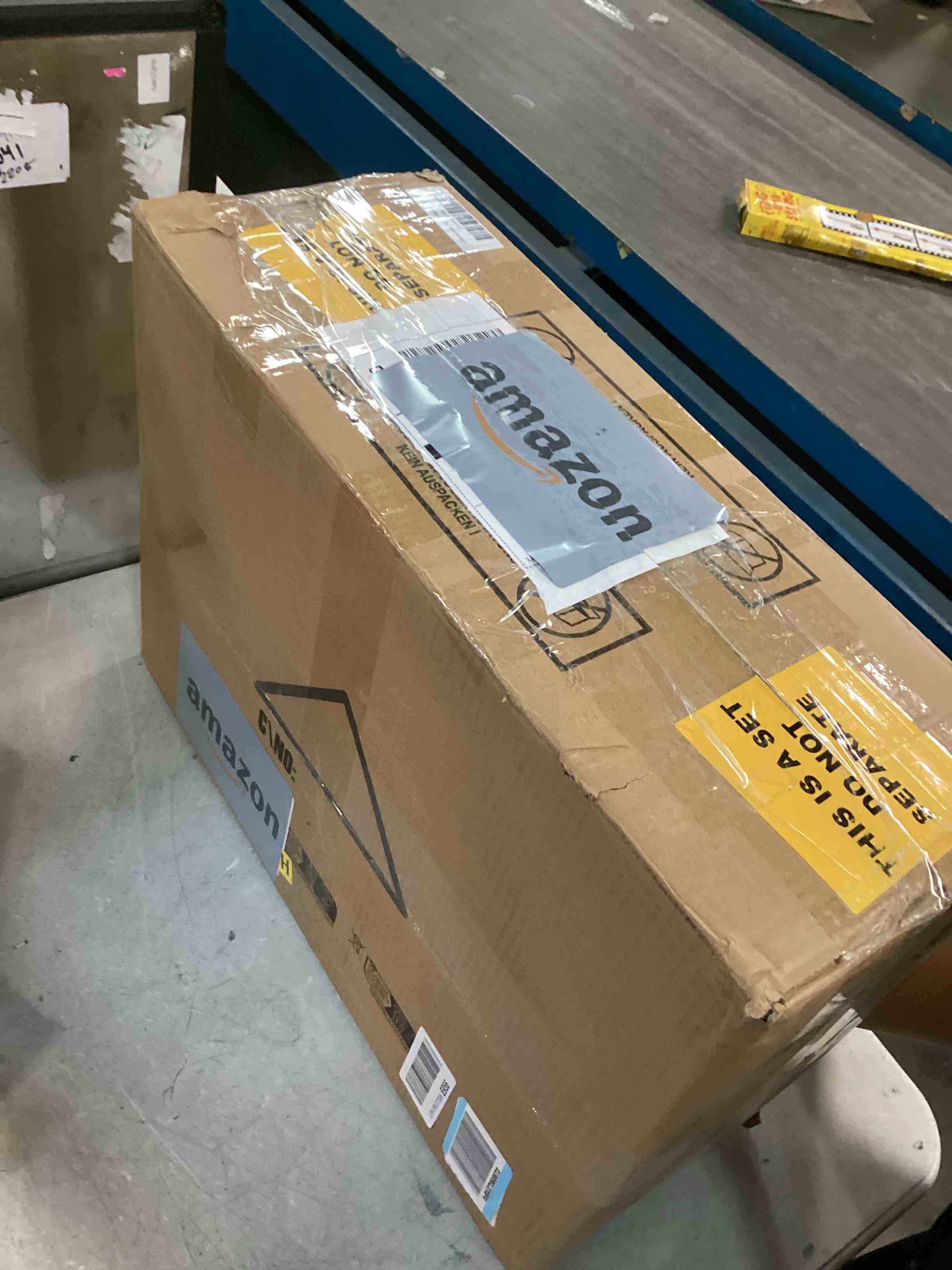 https://s3.amazonaws.com/lotting-images-prod/bidfta/PNK3448150_1745843402833.jpeg