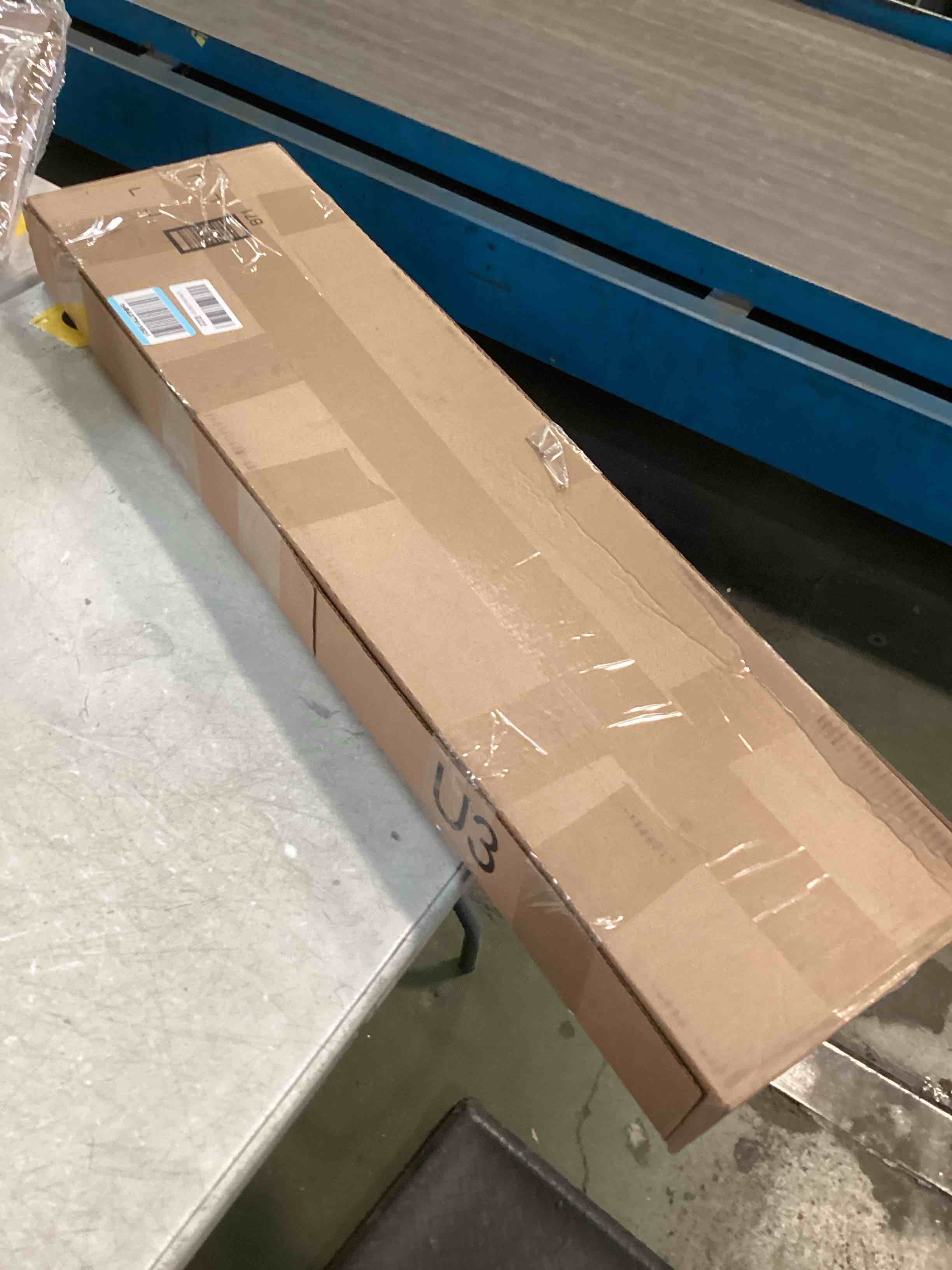 https://s3.amazonaws.com/lotting-images-prod/bidfta/PNK3448169_1745845809552.jpeg
