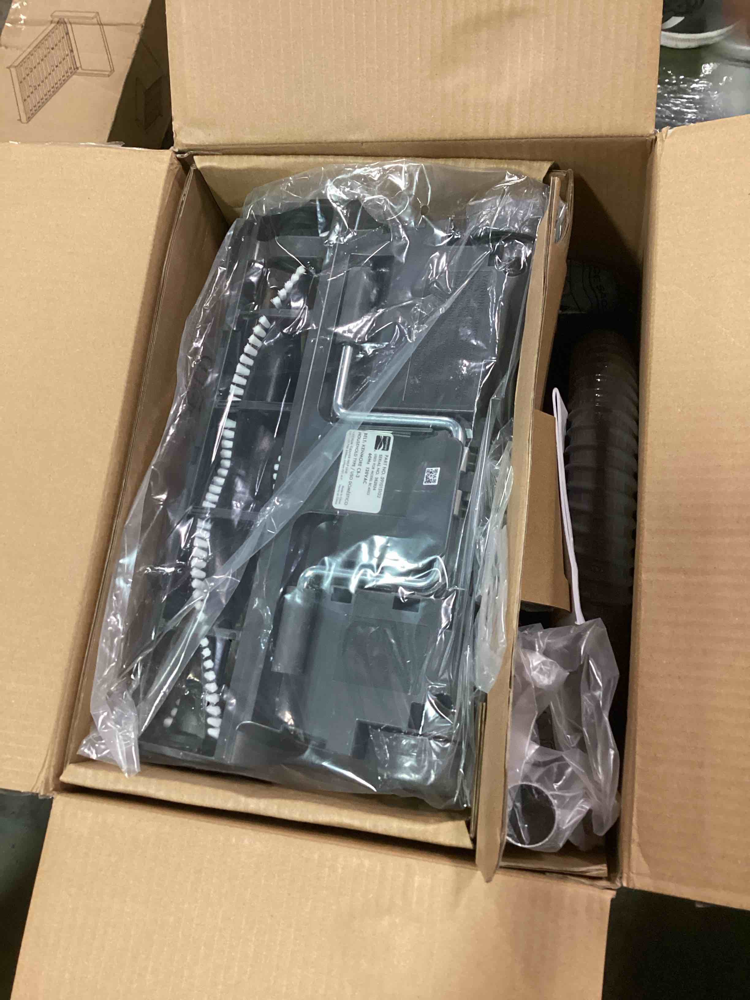 https://s3.amazonaws.com/lotting-images-prod/bidfta/PNK3448261_1745929471667.jpeg