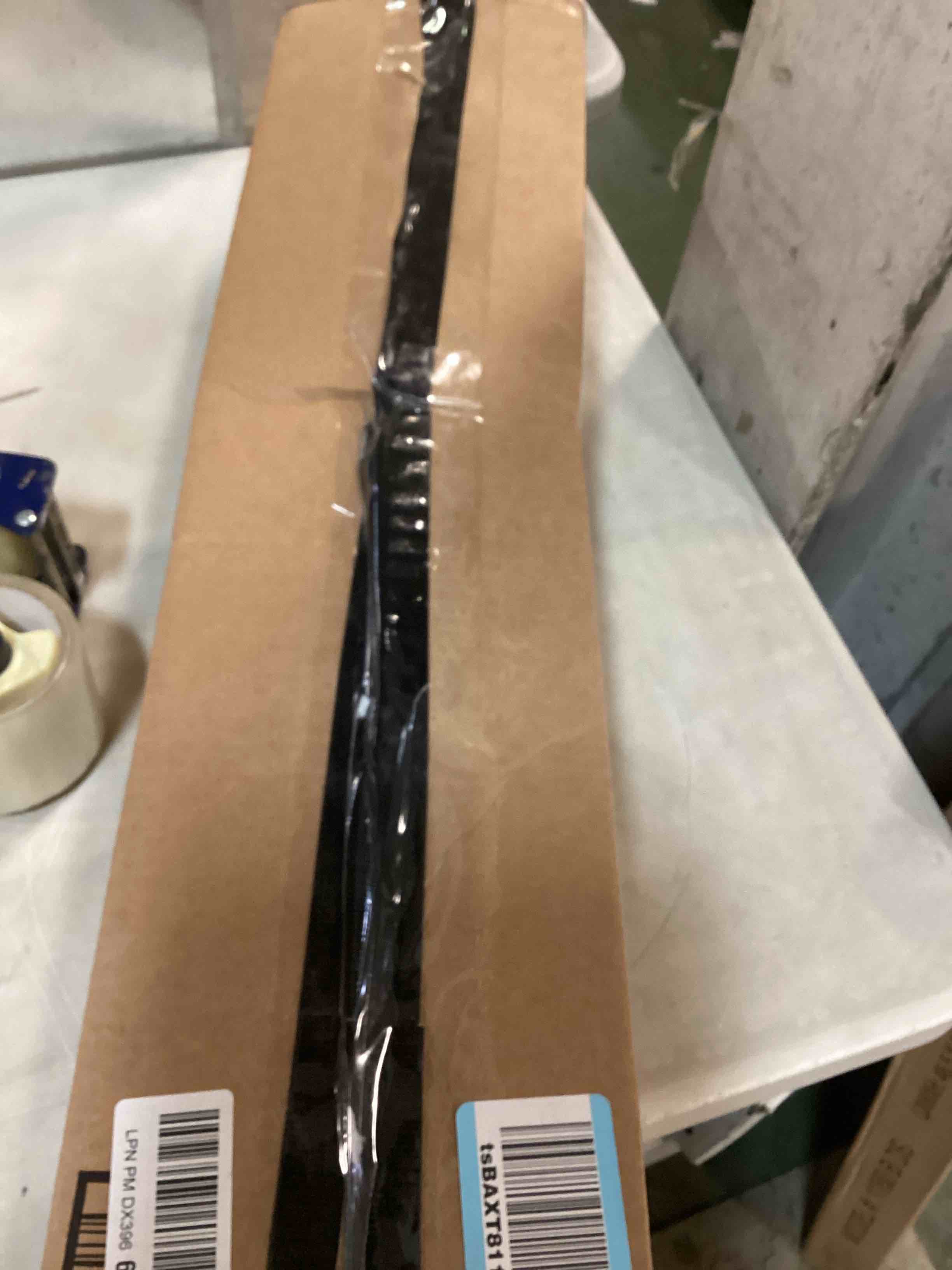 https://s3.amazonaws.com/lotting-images-prod/bidfta/PNK3448492_1746449553392.jpeg