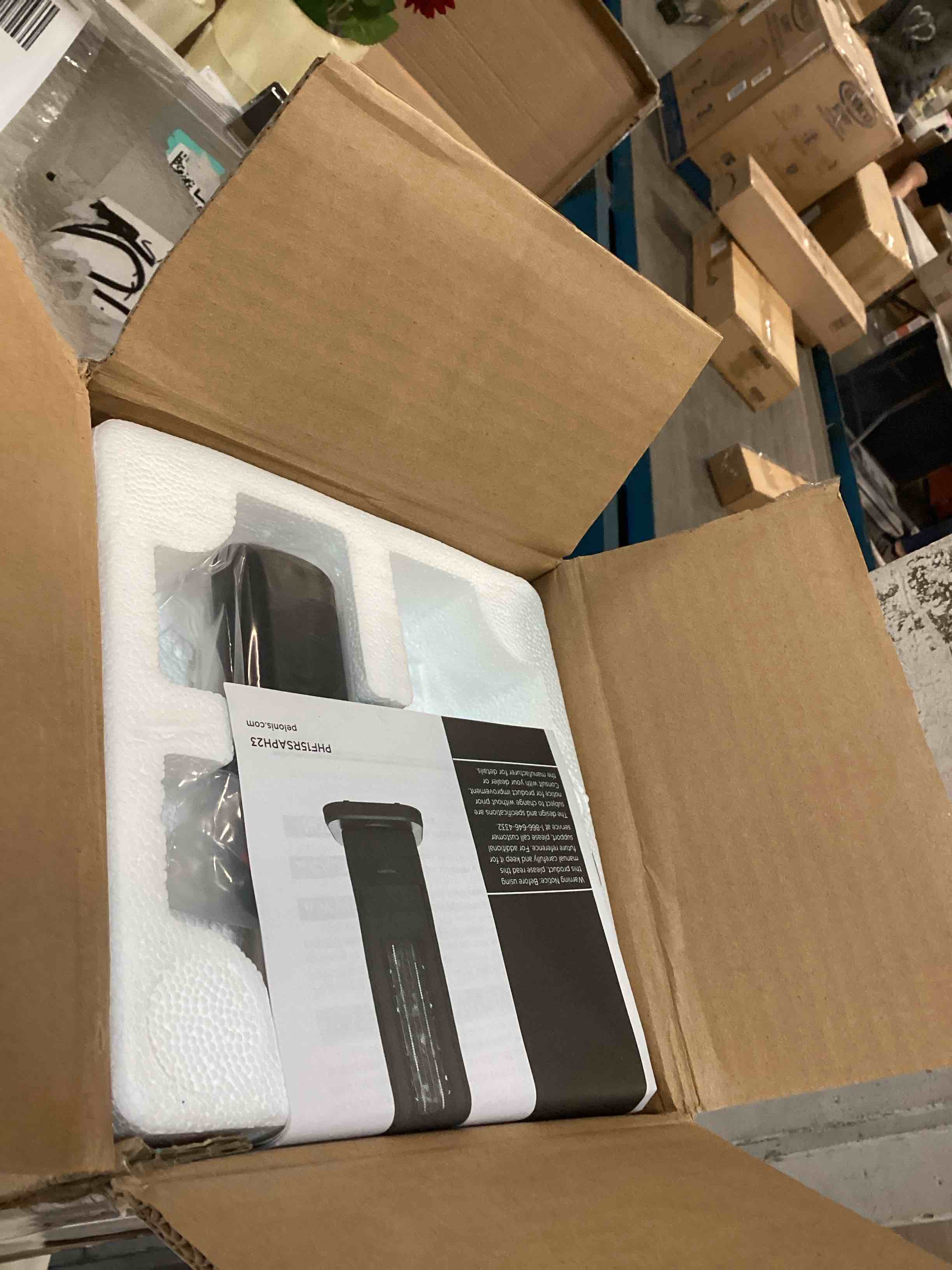 https://s3.amazonaws.com/lotting-images-prod/bidfta/PNK3448503_1746450406481.jpeg