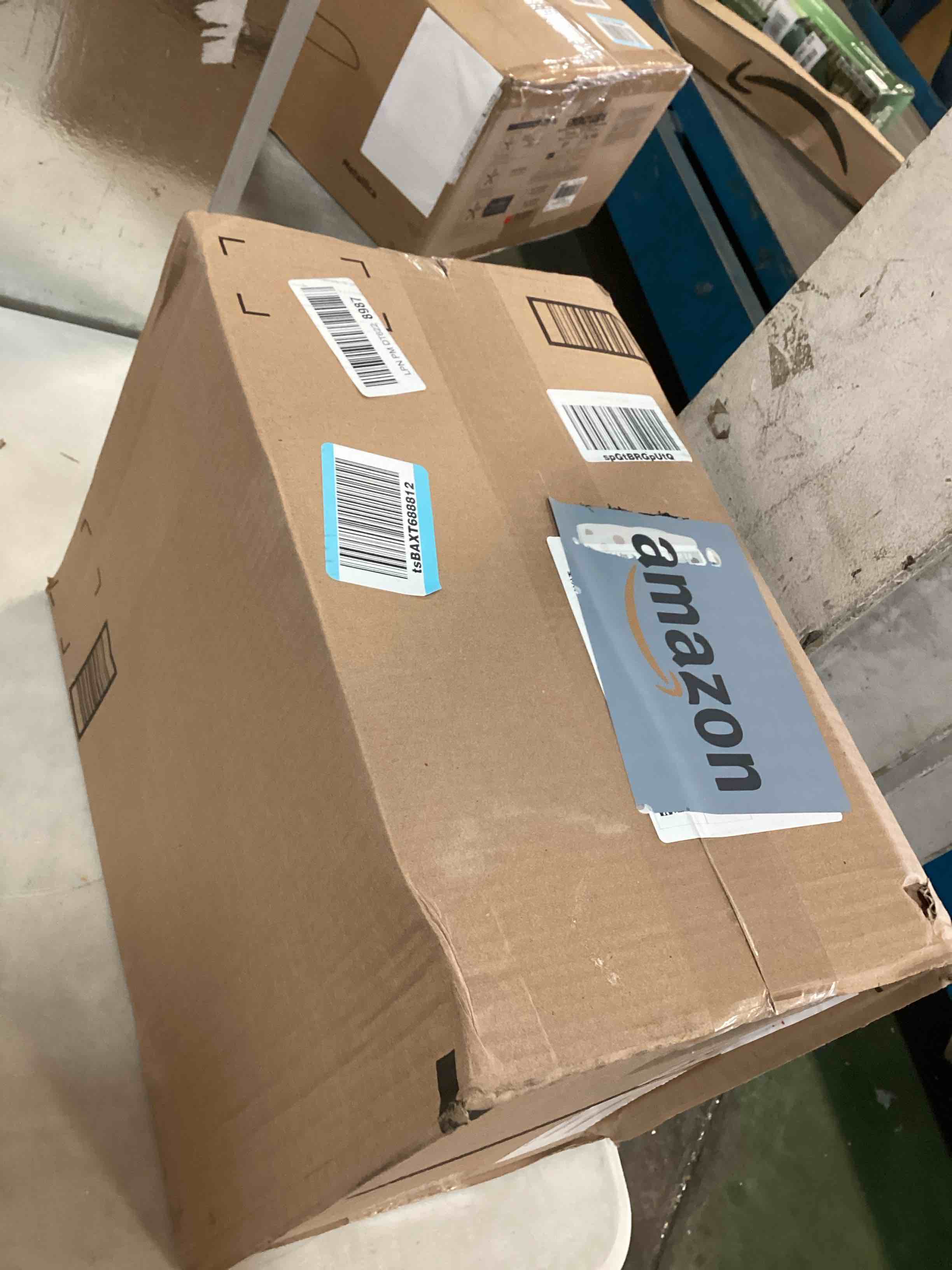 https://s3.amazonaws.com/lotting-images-prod/bidfta/PNK3448526_1746452291599.jpeg