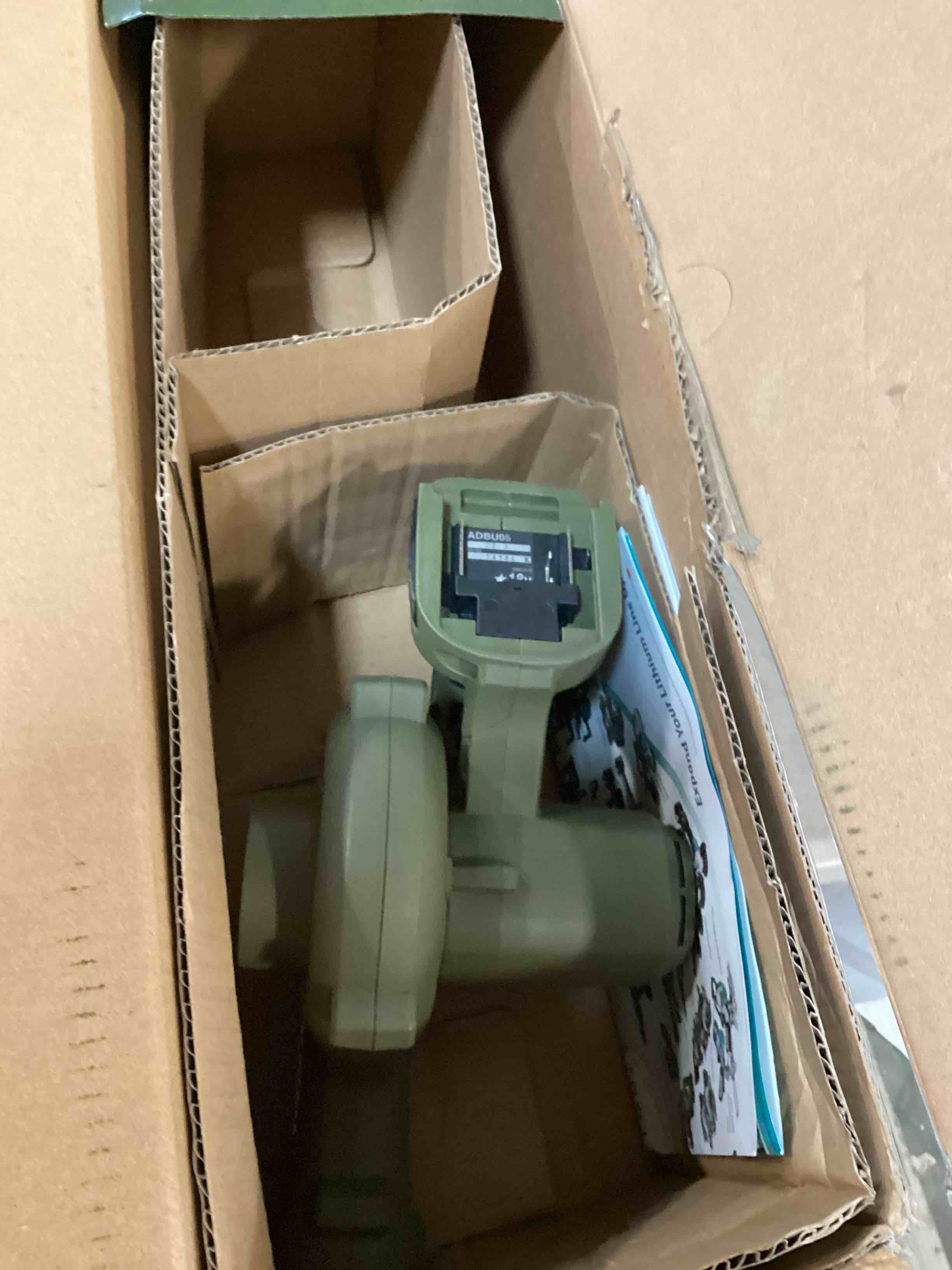 https://s3.amazonaws.com/lotting-images-prod/bidfta/PNK3448624_1746460841044.jpeg
