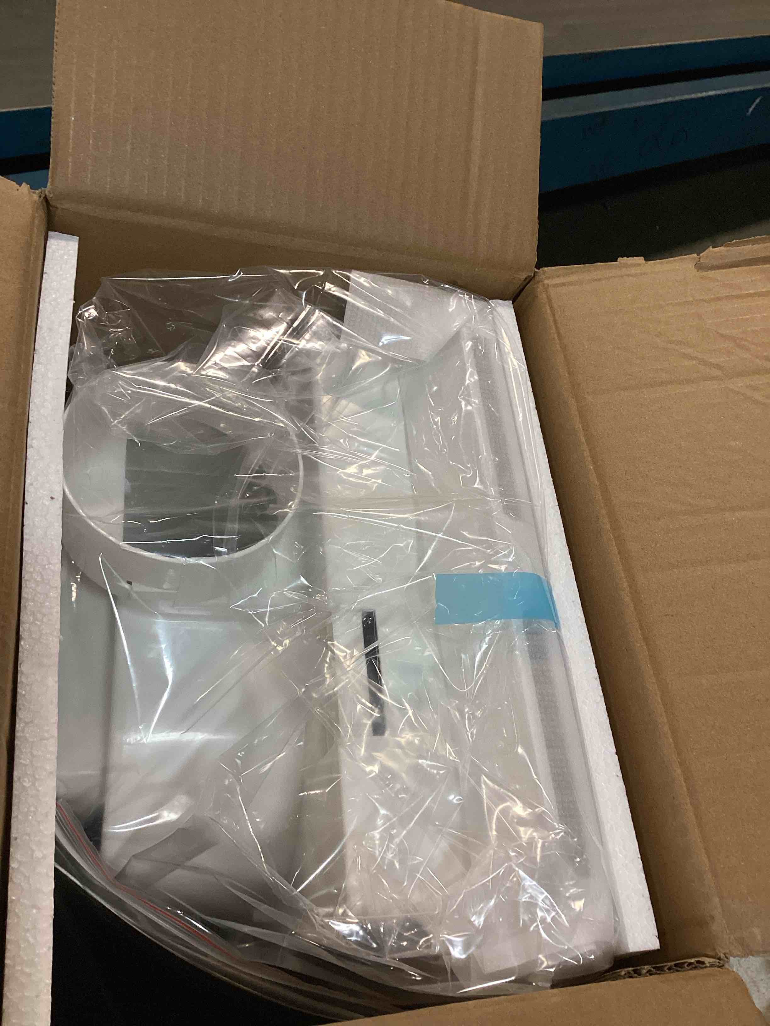 https://s3.amazonaws.com/lotting-images-prod/bidfta/PNK3448813_1746537373568.jpeg