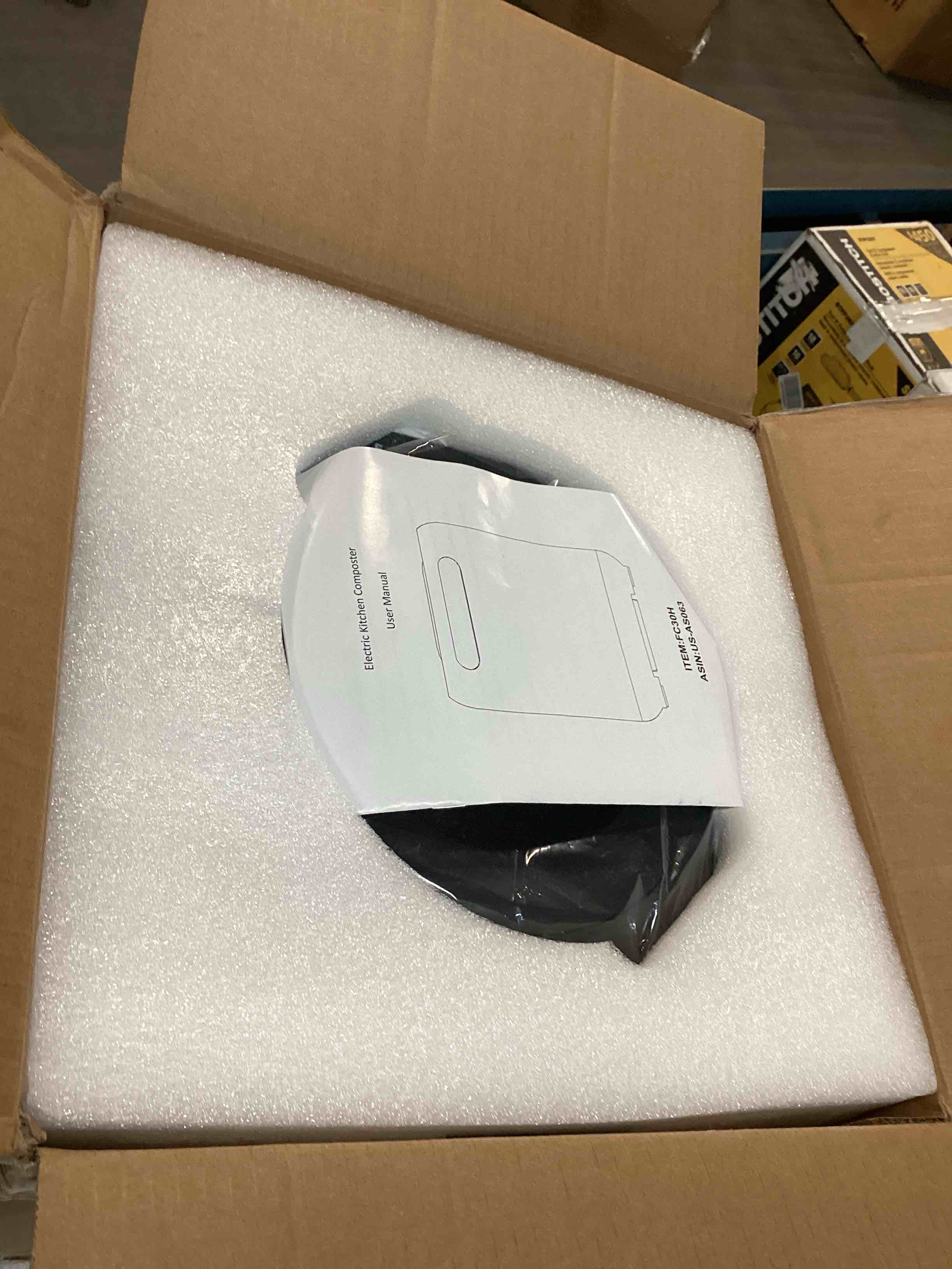 https://s3.amazonaws.com/lotting-images-prod/bidfta/PNK3448883_1746545361584.jpeg