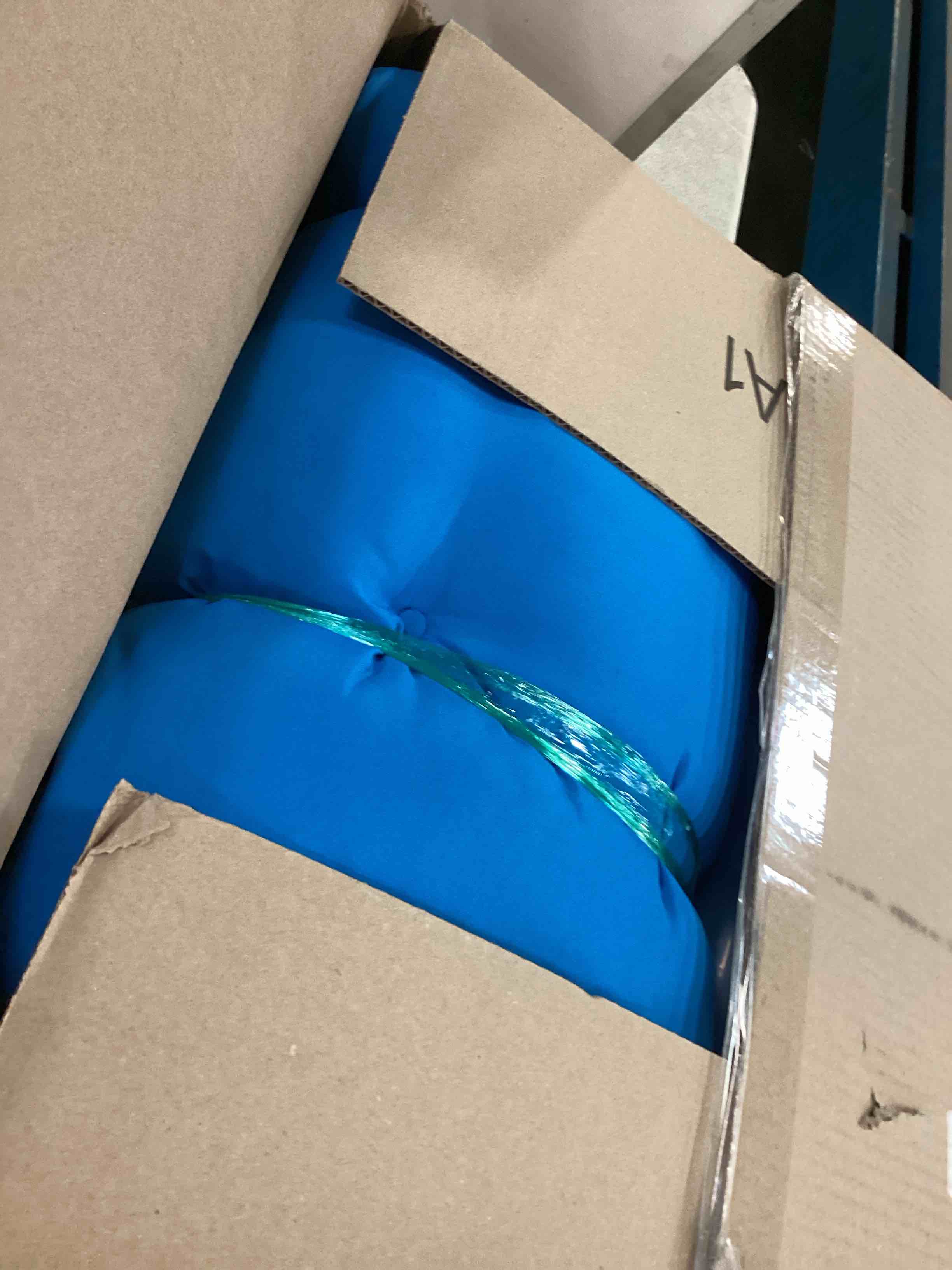 https://s3.amazonaws.com/lotting-images-prod/bidfta/PNK3449117_1746619784206.jpeg