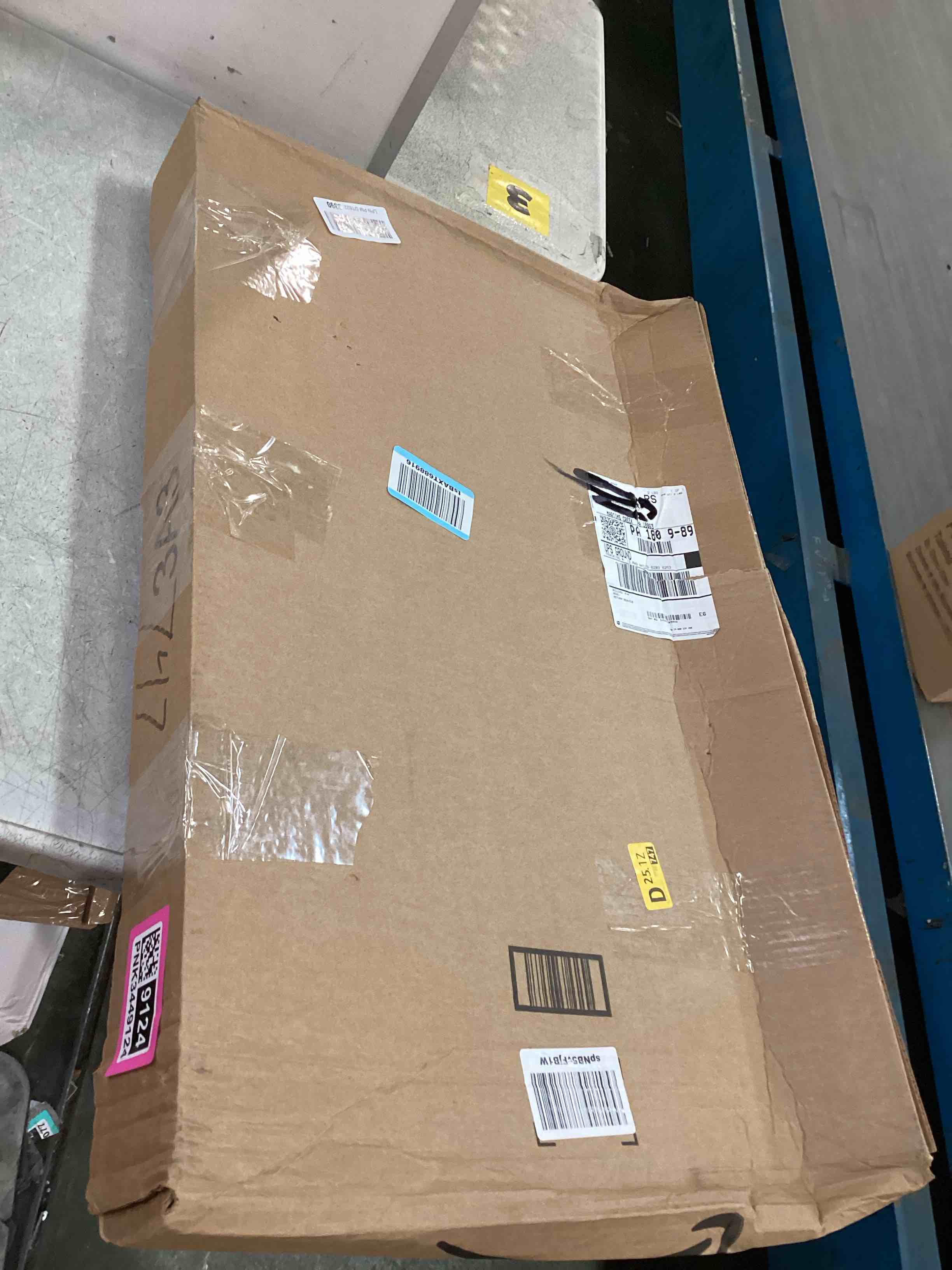 https://s3.amazonaws.com/lotting-images-prod/bidfta/PNK3449124_1746620307526.jpeg