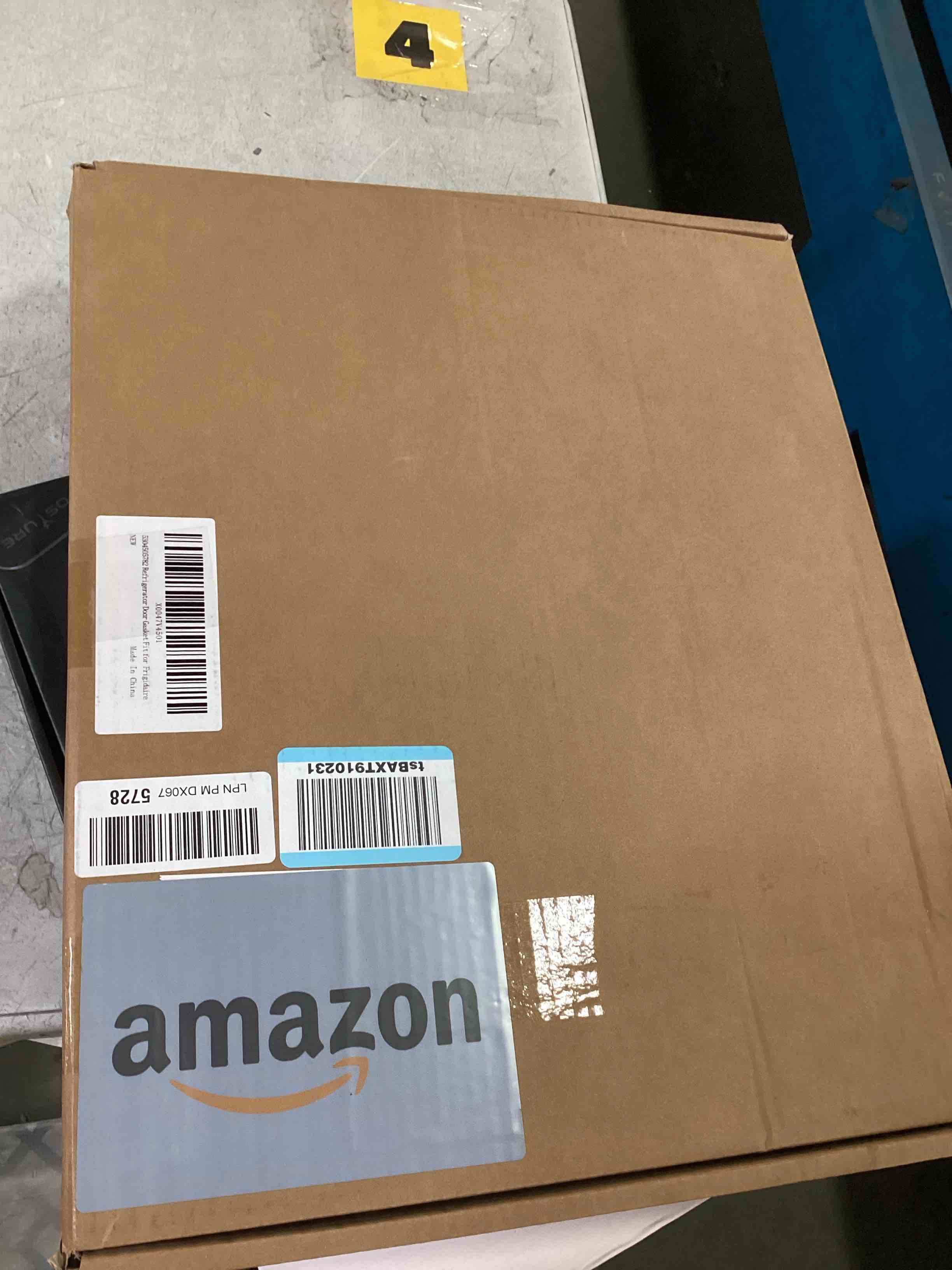 https://s3.amazonaws.com/lotting-images-prod/bidfta/PNK3449251_1746629958928.jpeg
