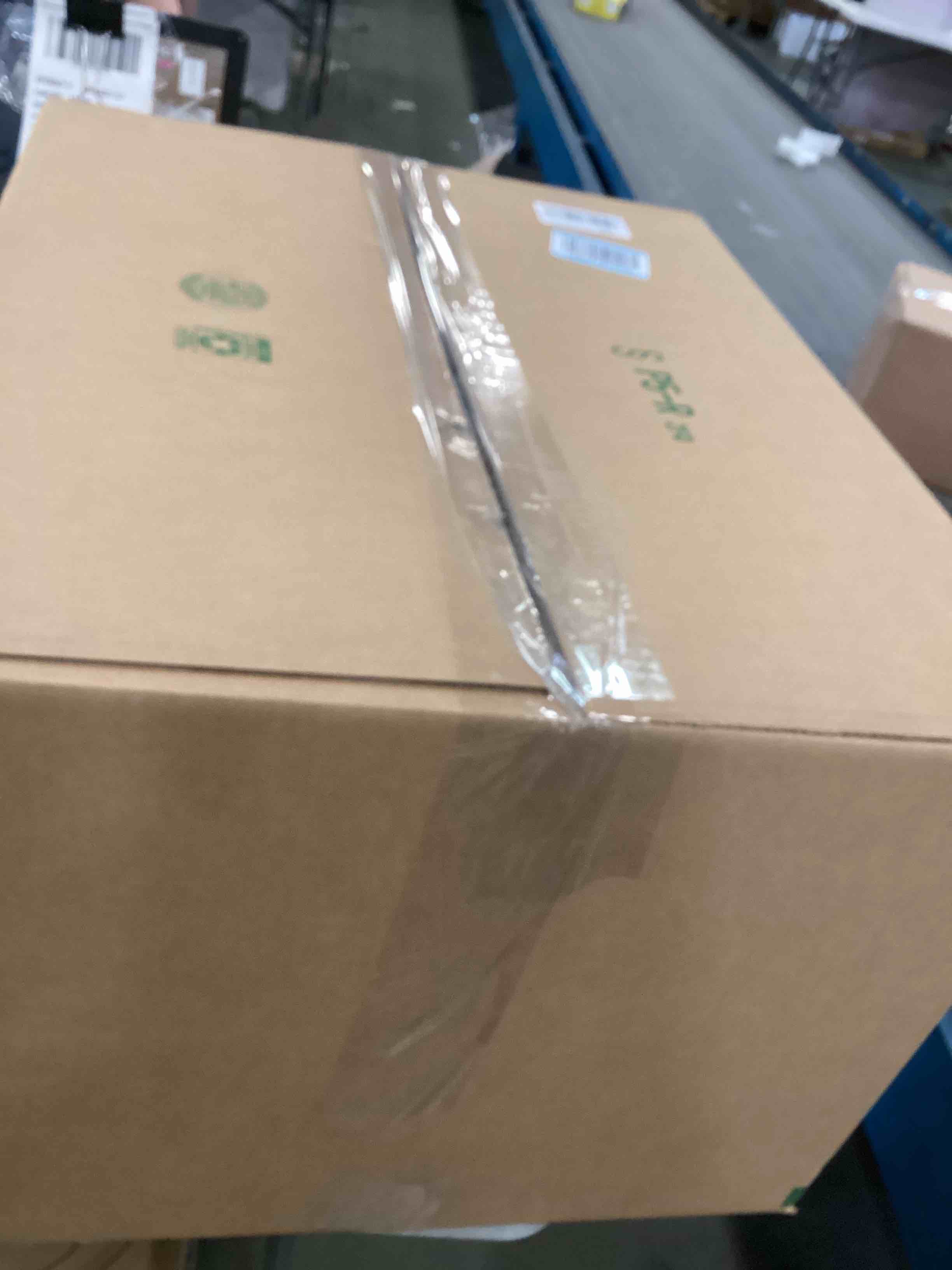 https://s3.amazonaws.com/lotting-images-prod/bidfta/PNK3449780_1746800547056.jpeg