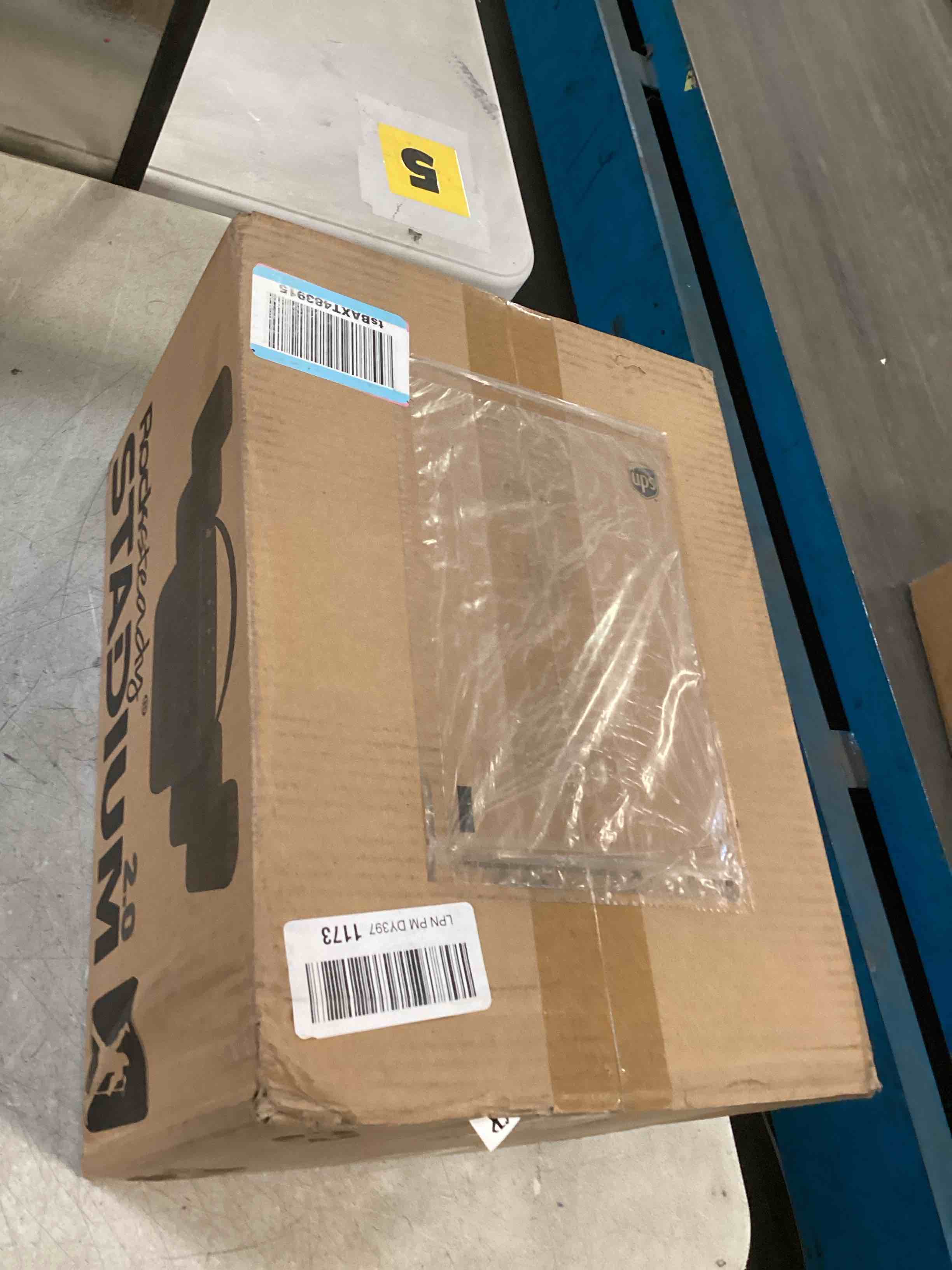 https://s3.amazonaws.com/lotting-images-prod/bidfta/PNK3449808_1746802711816.jpeg
