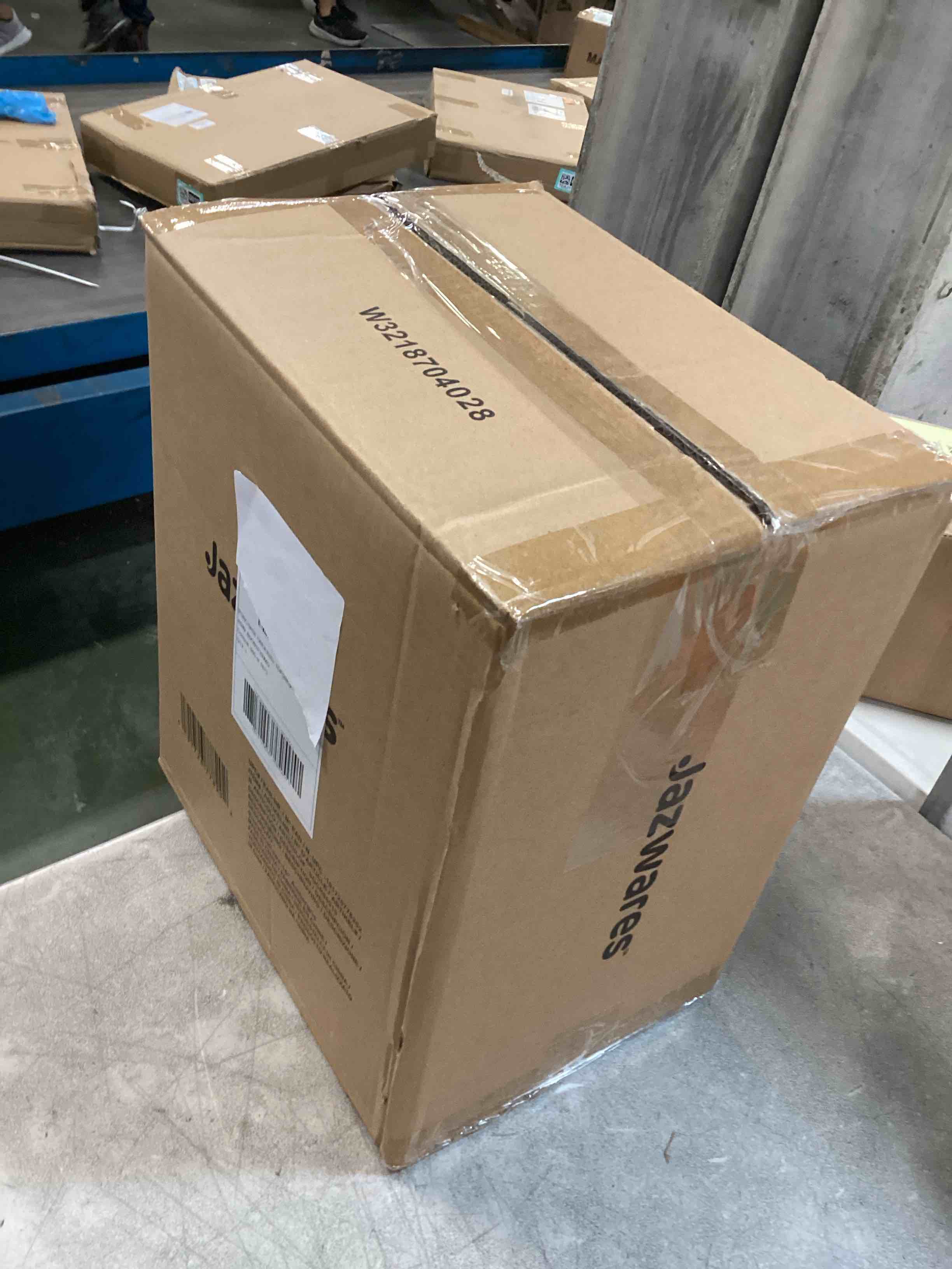 https://s3.amazonaws.com/lotting-images-prod/bidfta/PNK3450188_1747064107657.jpeg