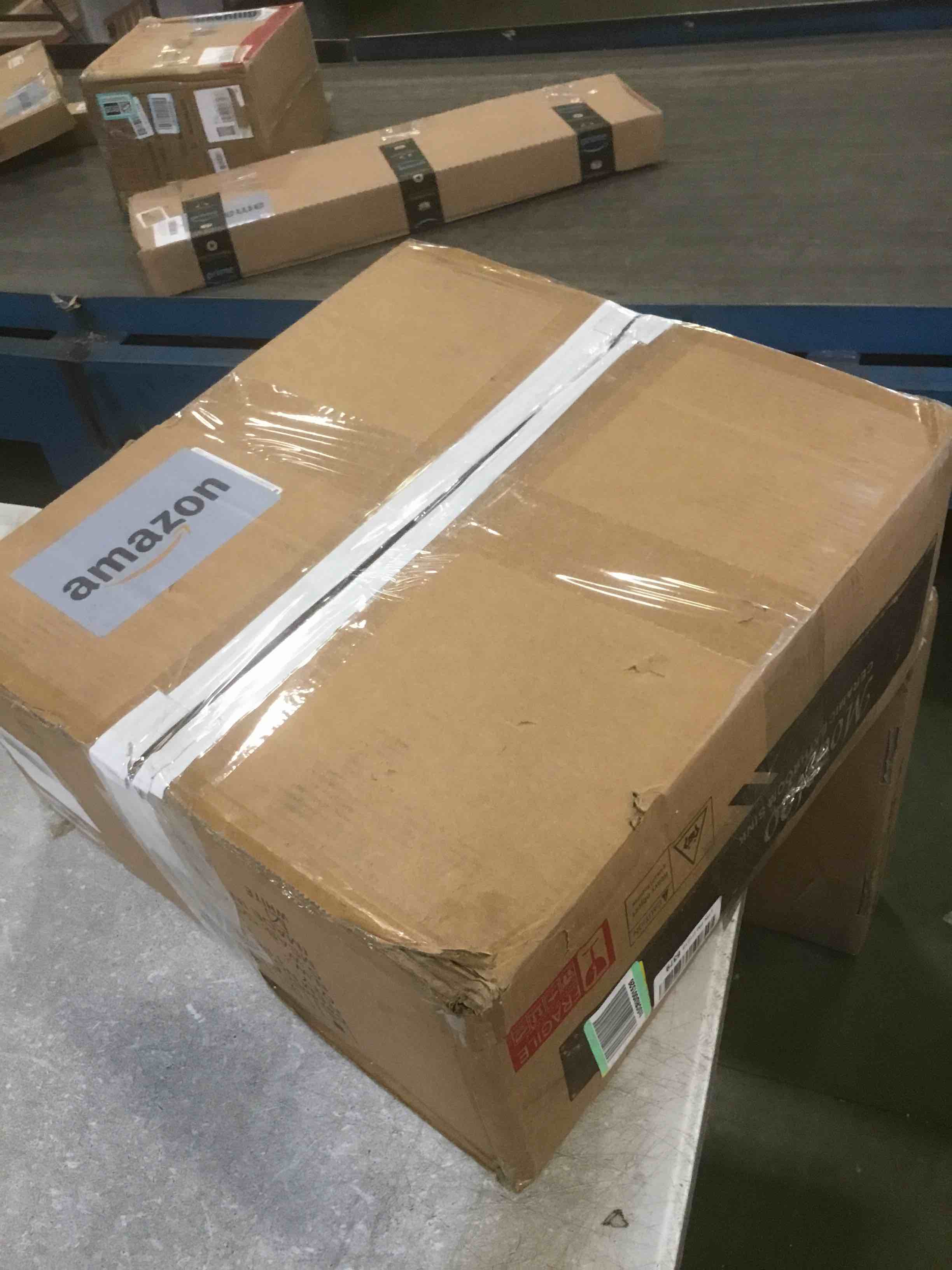 https://s3.amazonaws.com/lotting-images-prod/bidfta/PNK3451323_1749309531138.jpeg