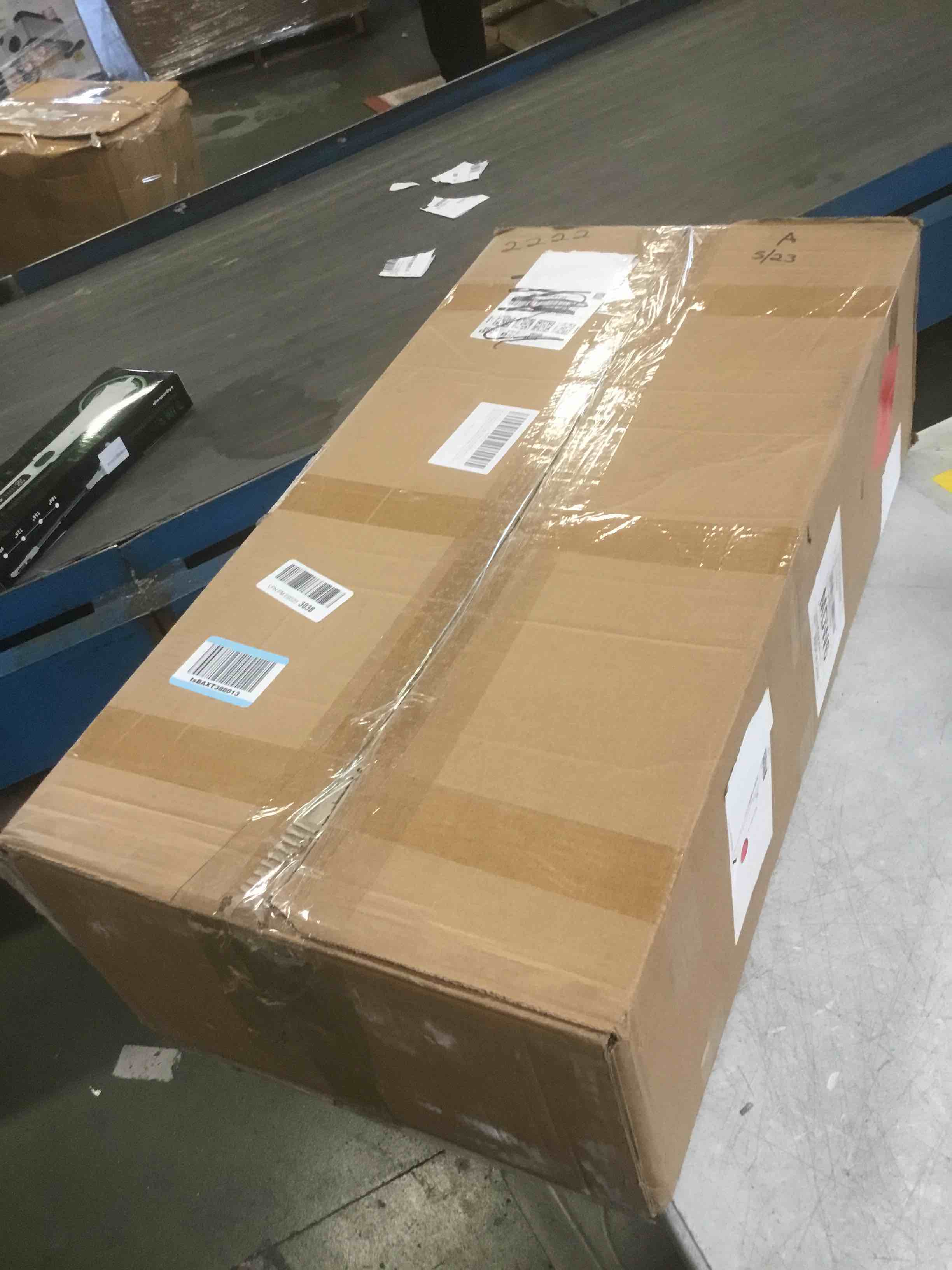 https://s3.amazonaws.com/lotting-images-prod/bidfta/PNK3451674_1749651735007.jpeg