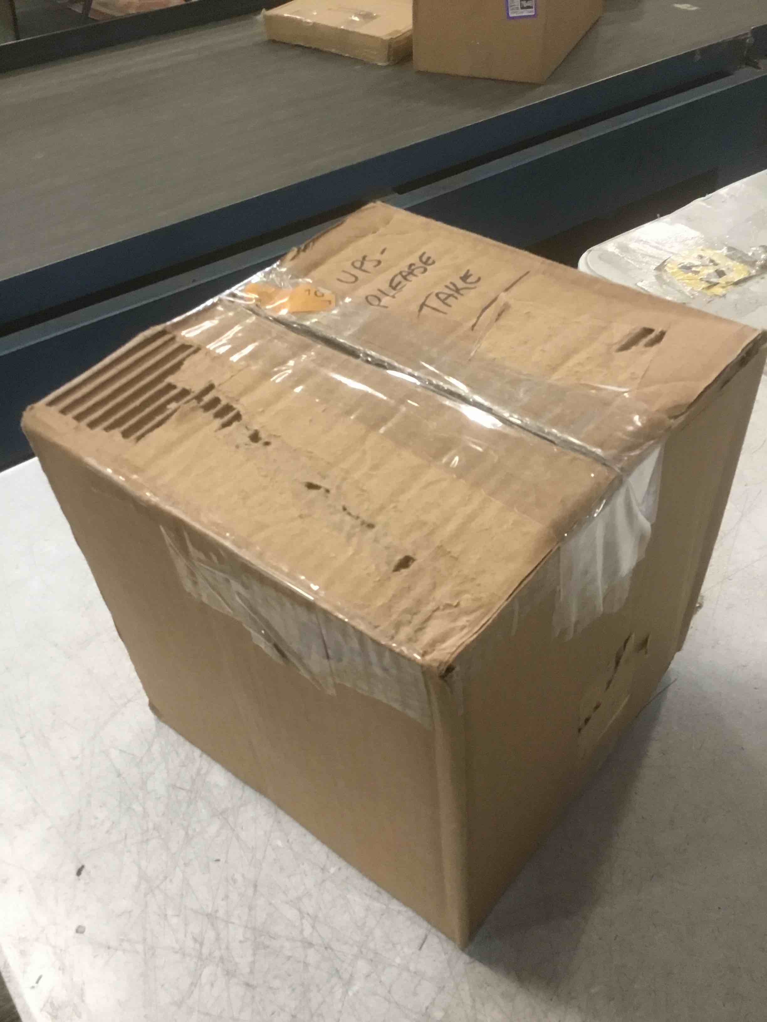 https://s3.amazonaws.com/lotting-images-prod/bidfta/PNK3452267_1749913079143.jpeg