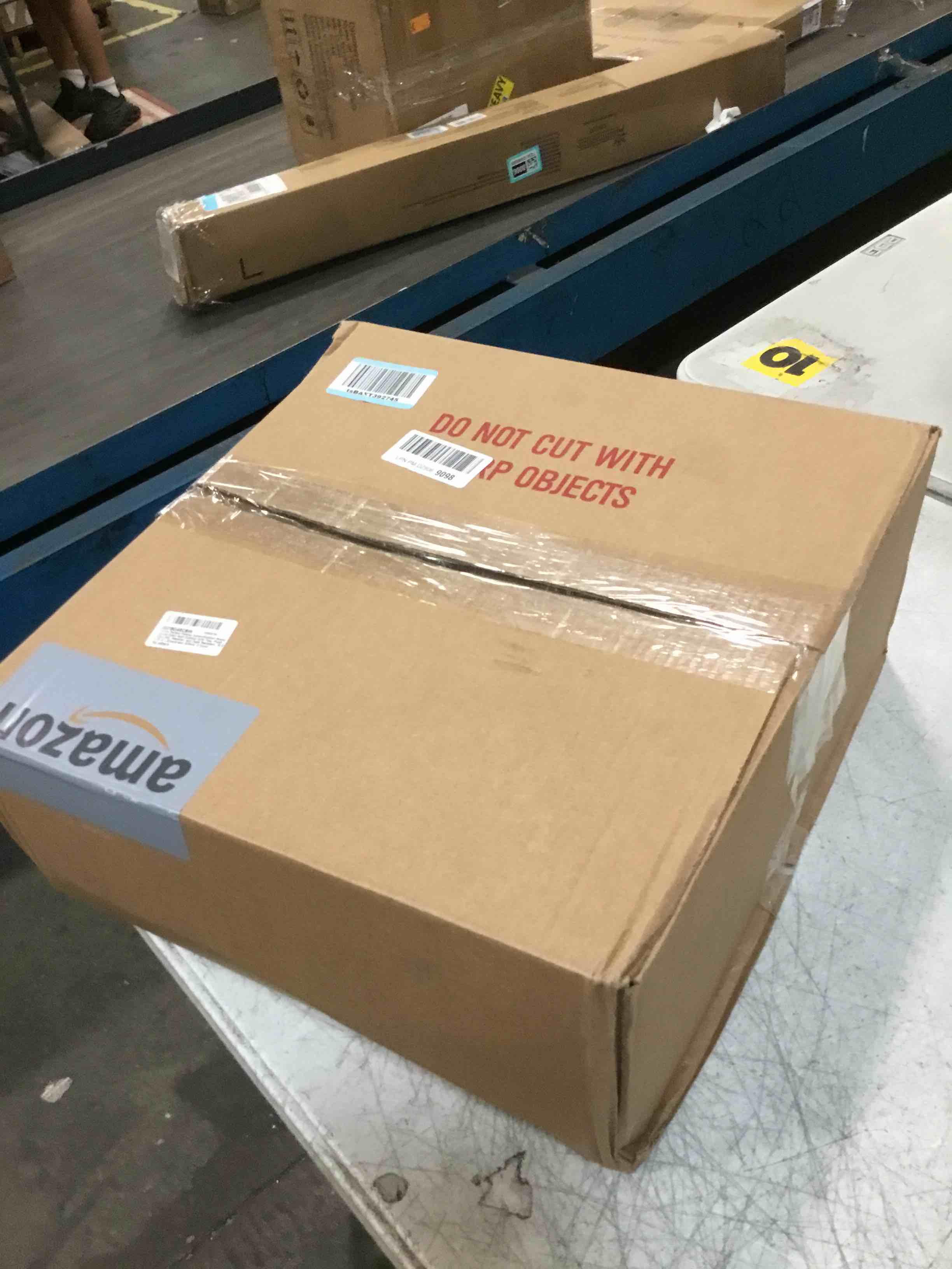 https://s3.amazonaws.com/lotting-images-prod/bidfta/PNK3453223_1750504314532.jpeg
